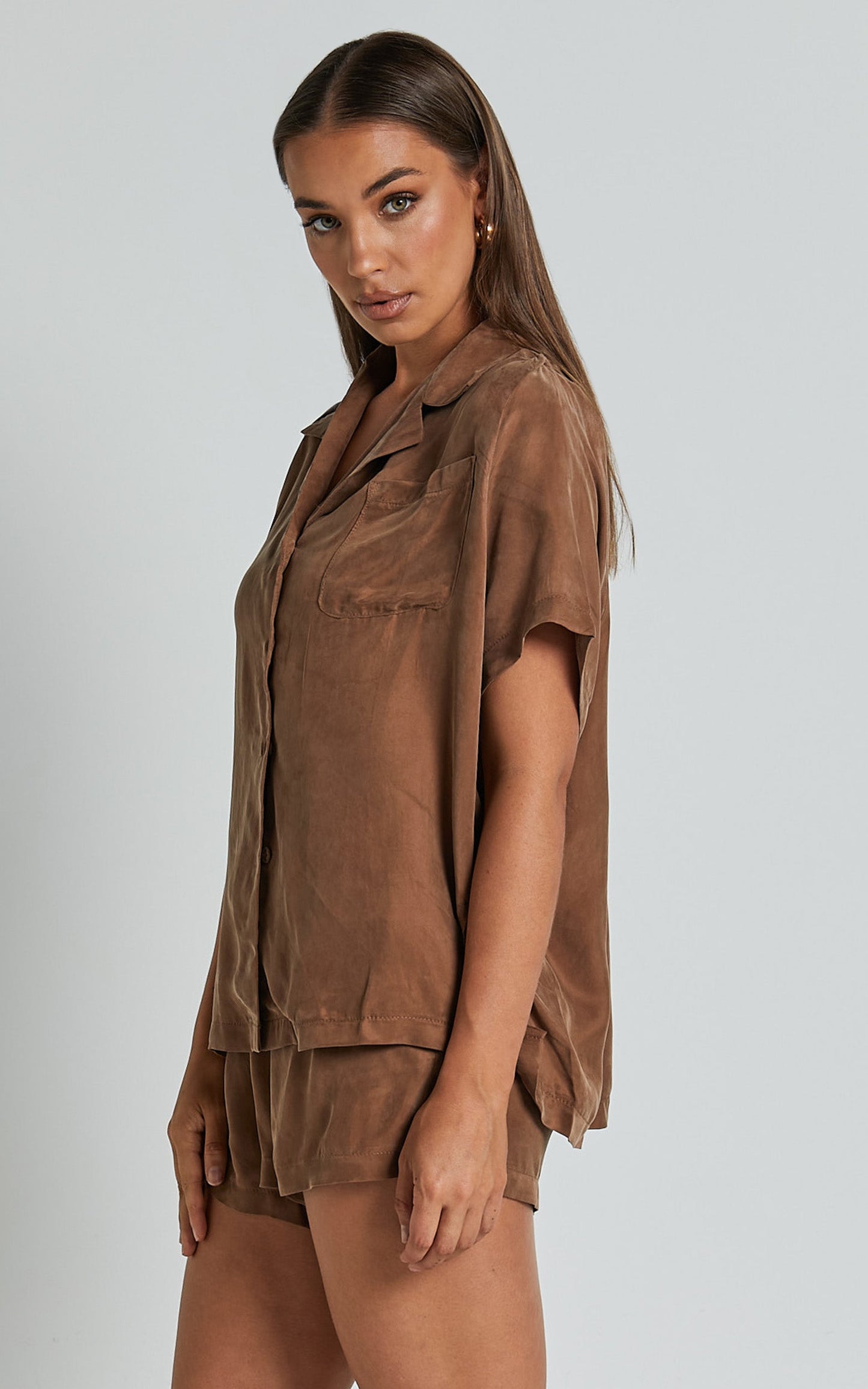 Kaya Shirt - Cupro Button Up Short Sleeve Shirt in Mocha