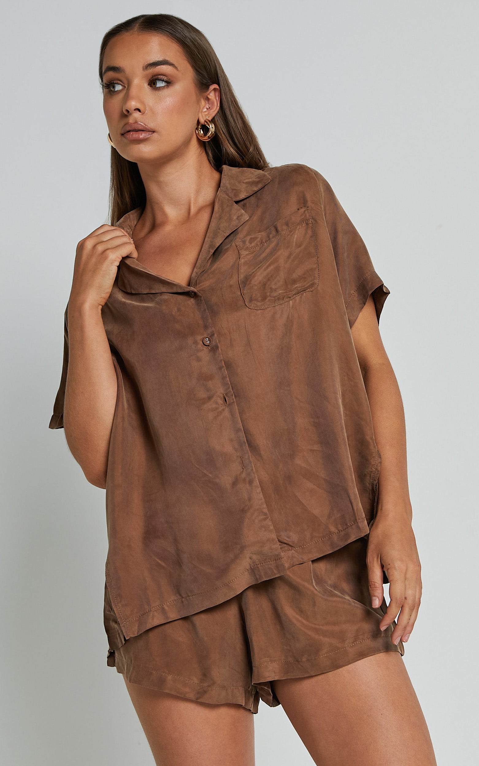 Kaya Shirt - Cupro Button Up Short Sleeve Shirt in Mocha