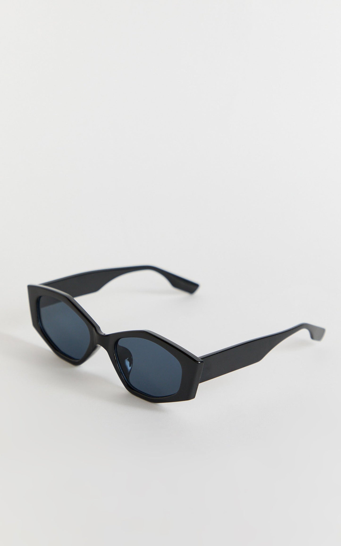 Keisha Sunglasses - Wide Rim Sunglasses in Black