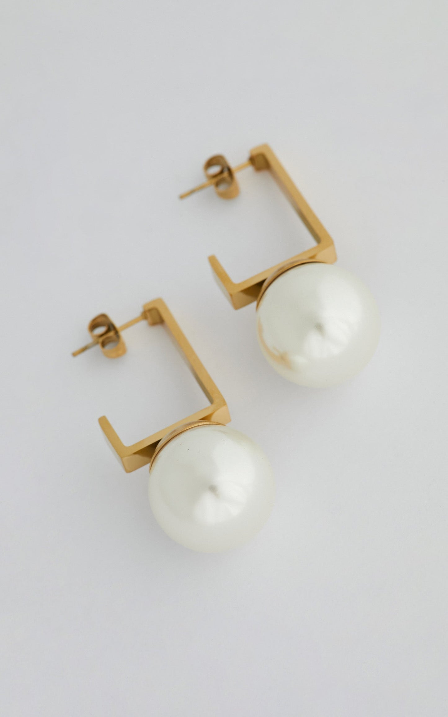 Kodi Earrings in Gold/Pearl