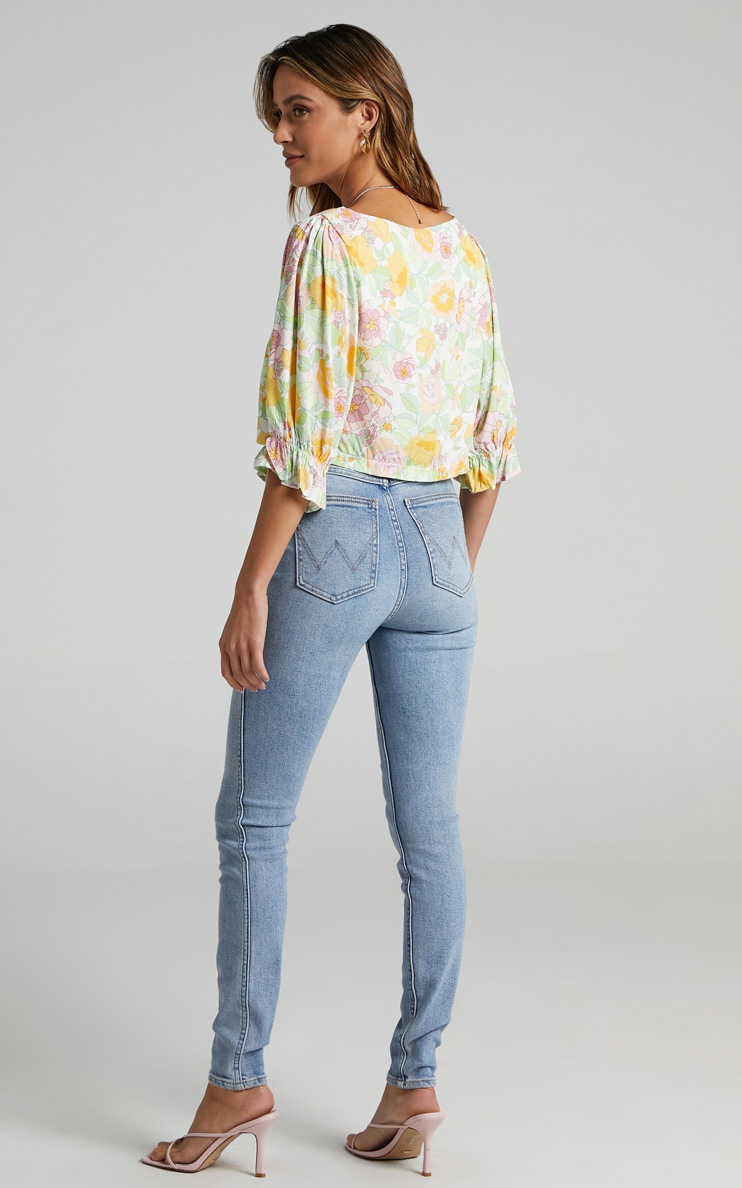Kravia top in Linear Floral