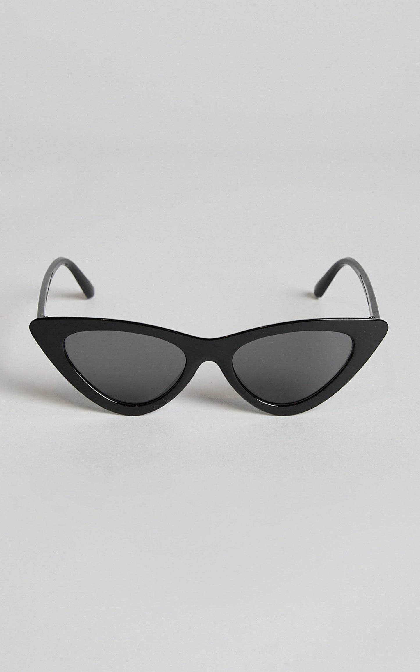 Kurthy Cat Eye Sunglasses in Black