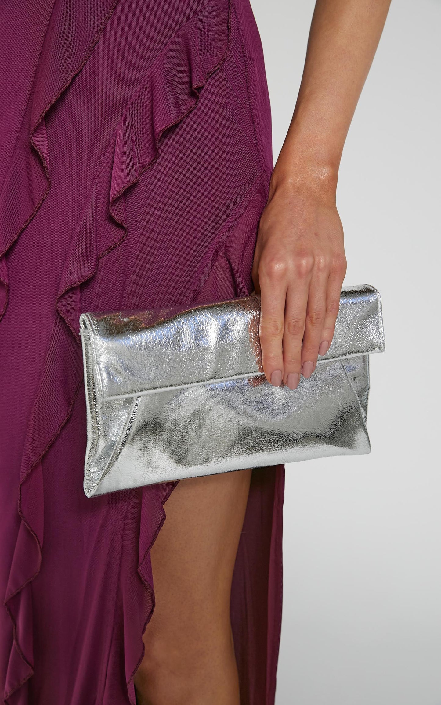 LAS VEGAS METALLIC CLUTCH in Silver