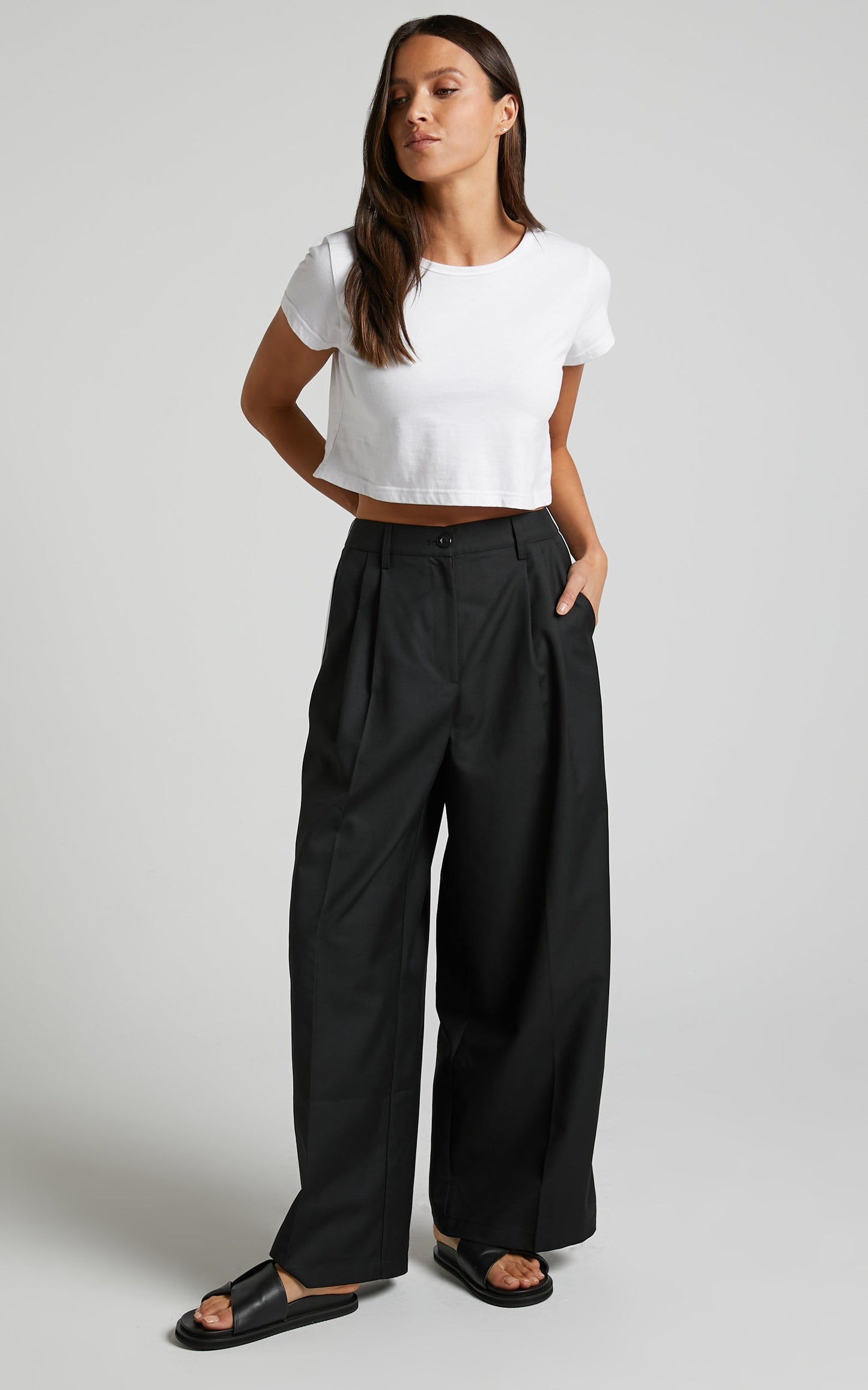 Lioness - Off Duty Pant in ONYX