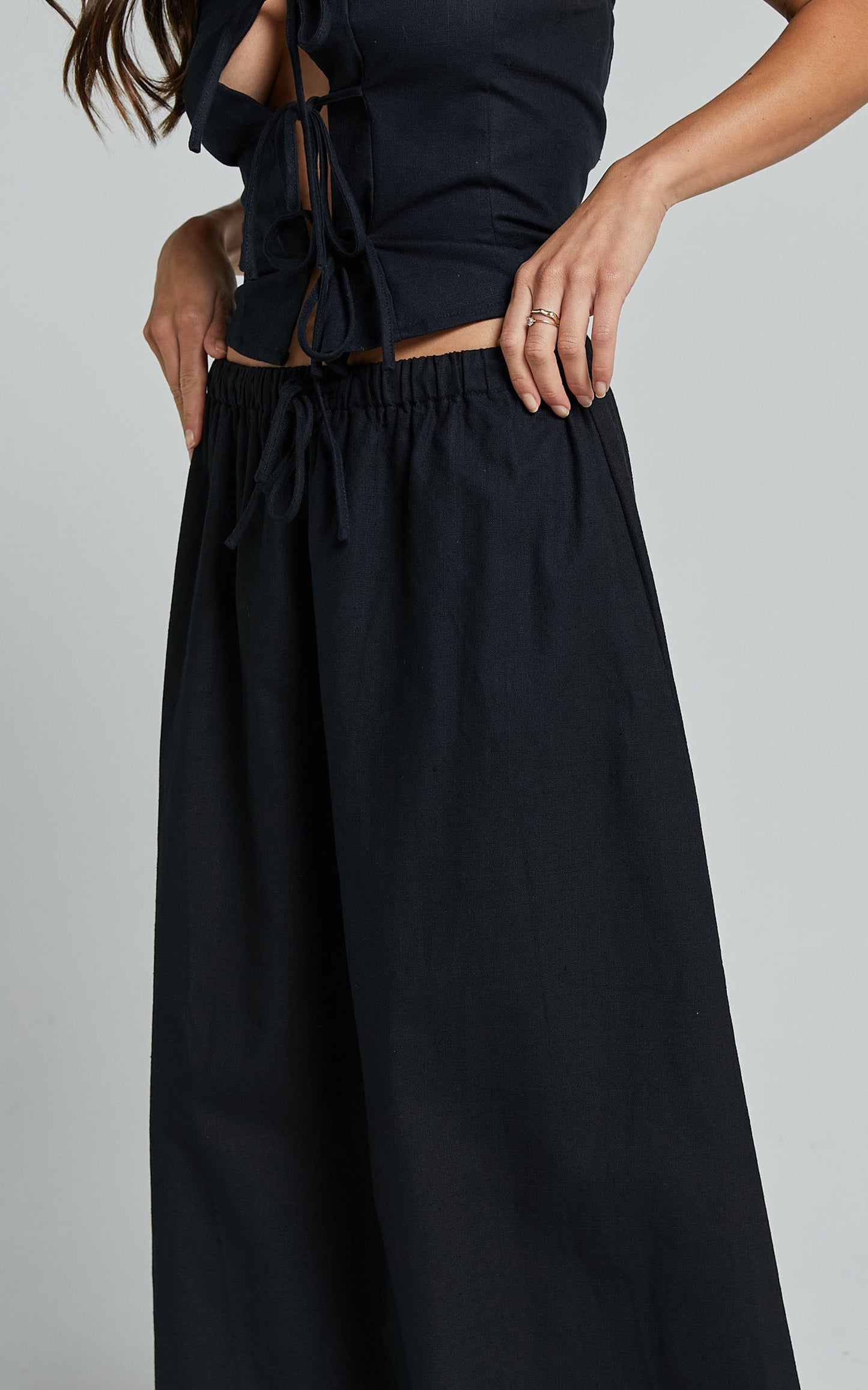 Lioness - Serene Maxi Skirt in ONYX