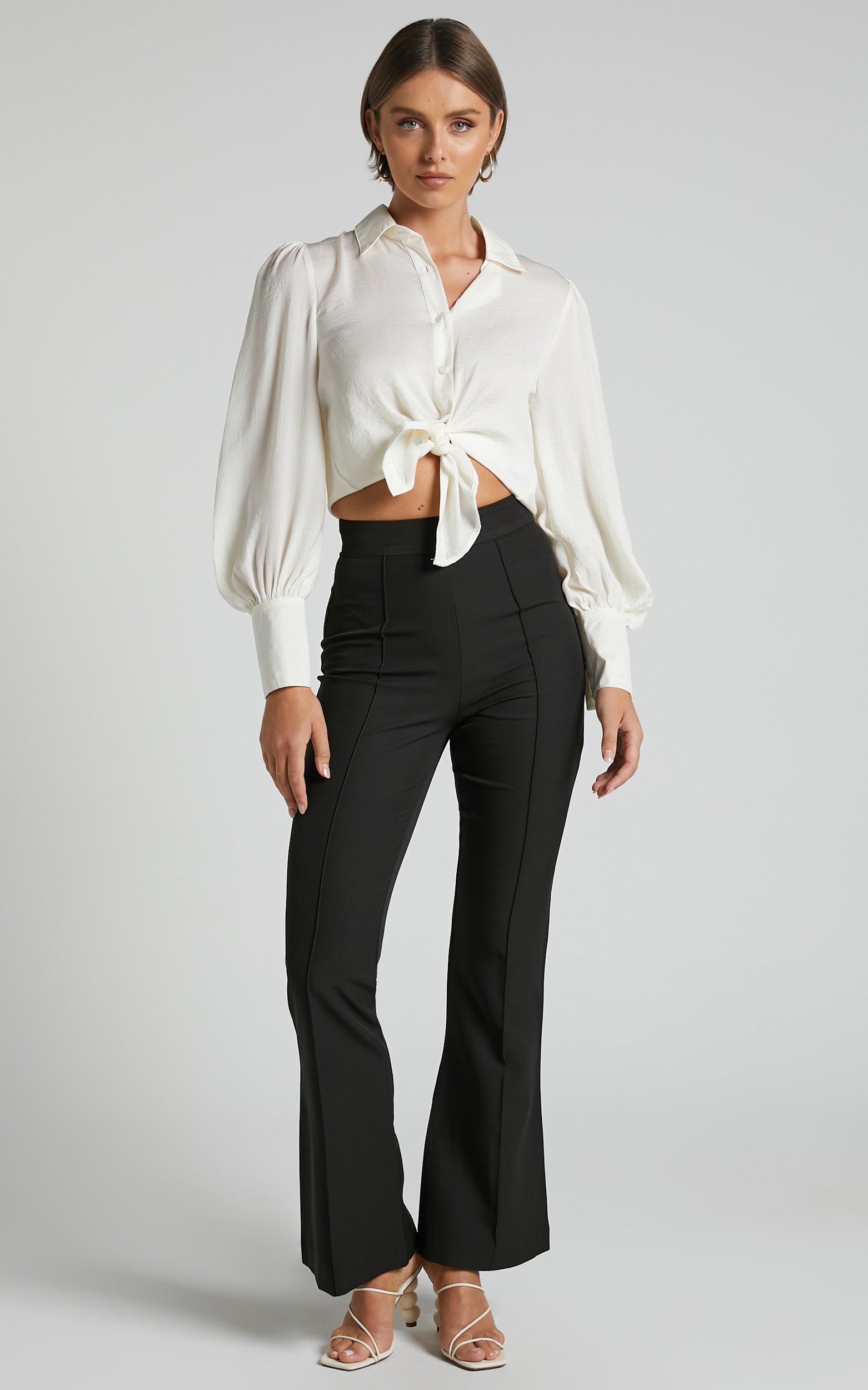 Lafiel Shirt - Collared Long Sleeve Button Up Shirt in Ivory
