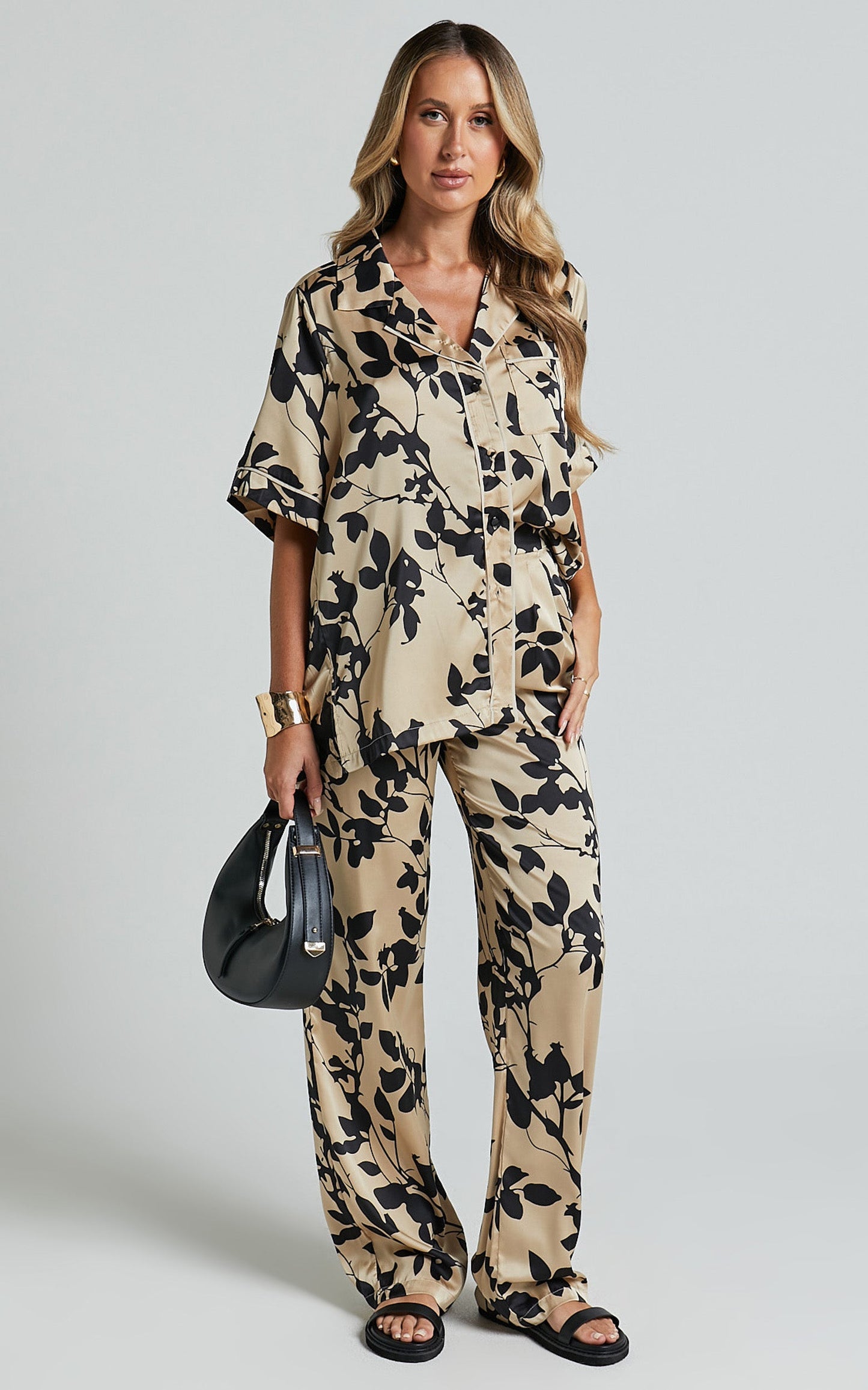 Laila Top - Short Sleeve Button Through Relaxed Shirt in Black and Cream Print