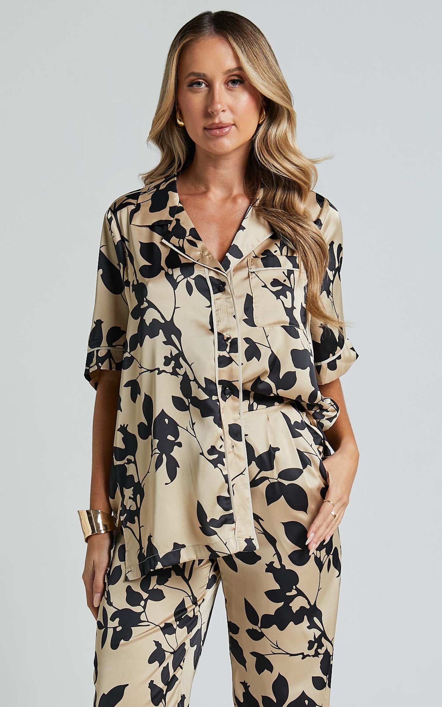 Laila Top - Short Sleeve Button Through Relaxed Shirt in Black and Cream Print