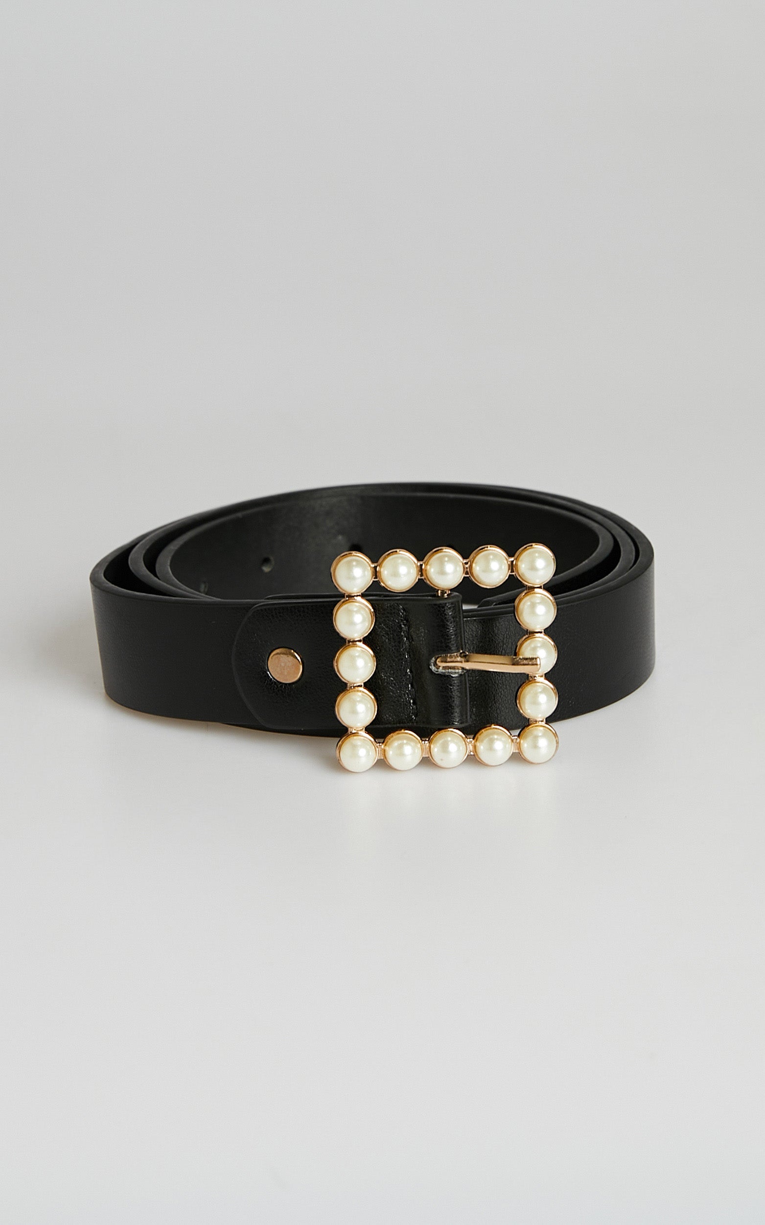 Lausanne Square Pearl Buckle Belt in Black