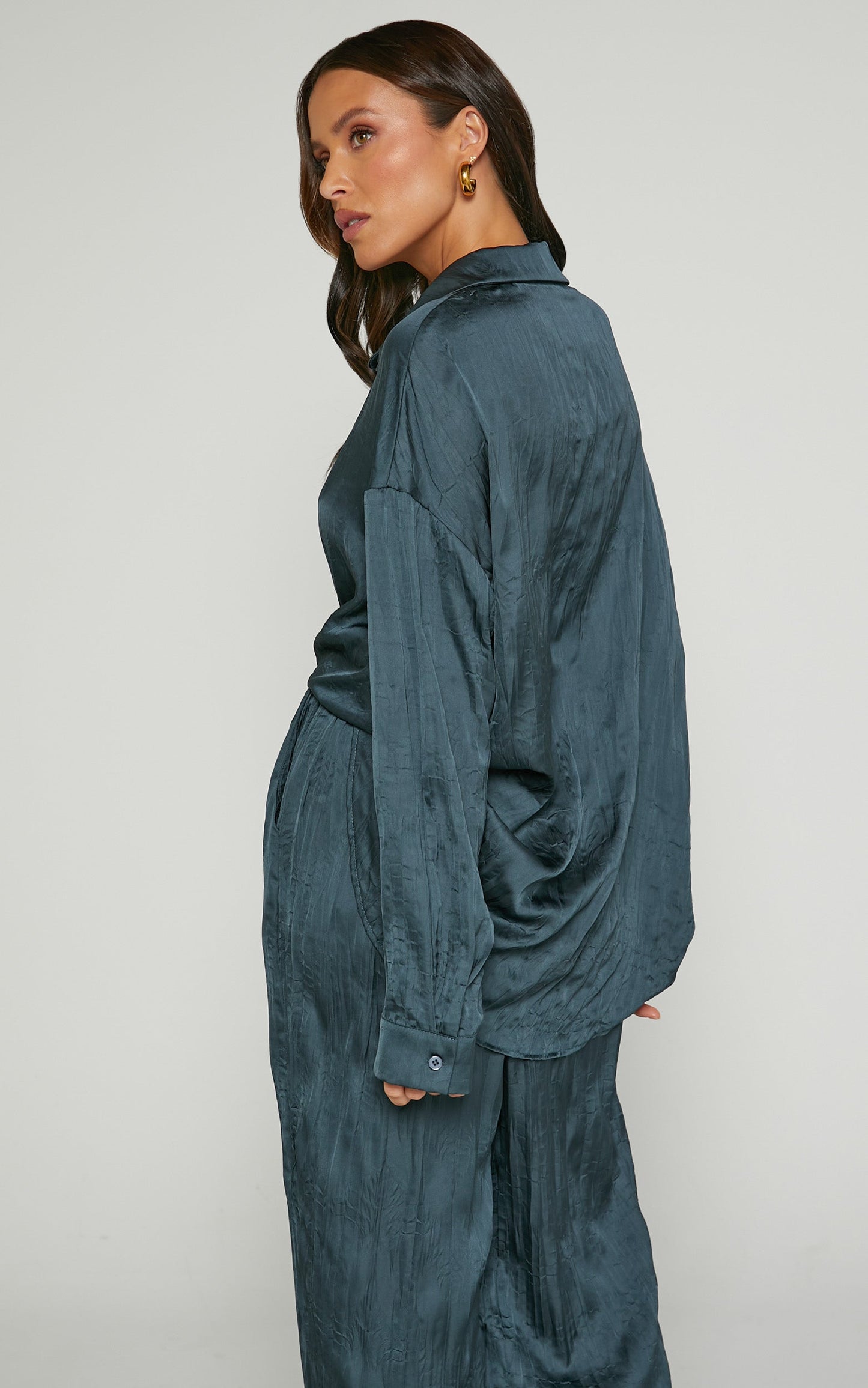 Lazzy Top - Long Sleve Crinkle Shirt in Petrol