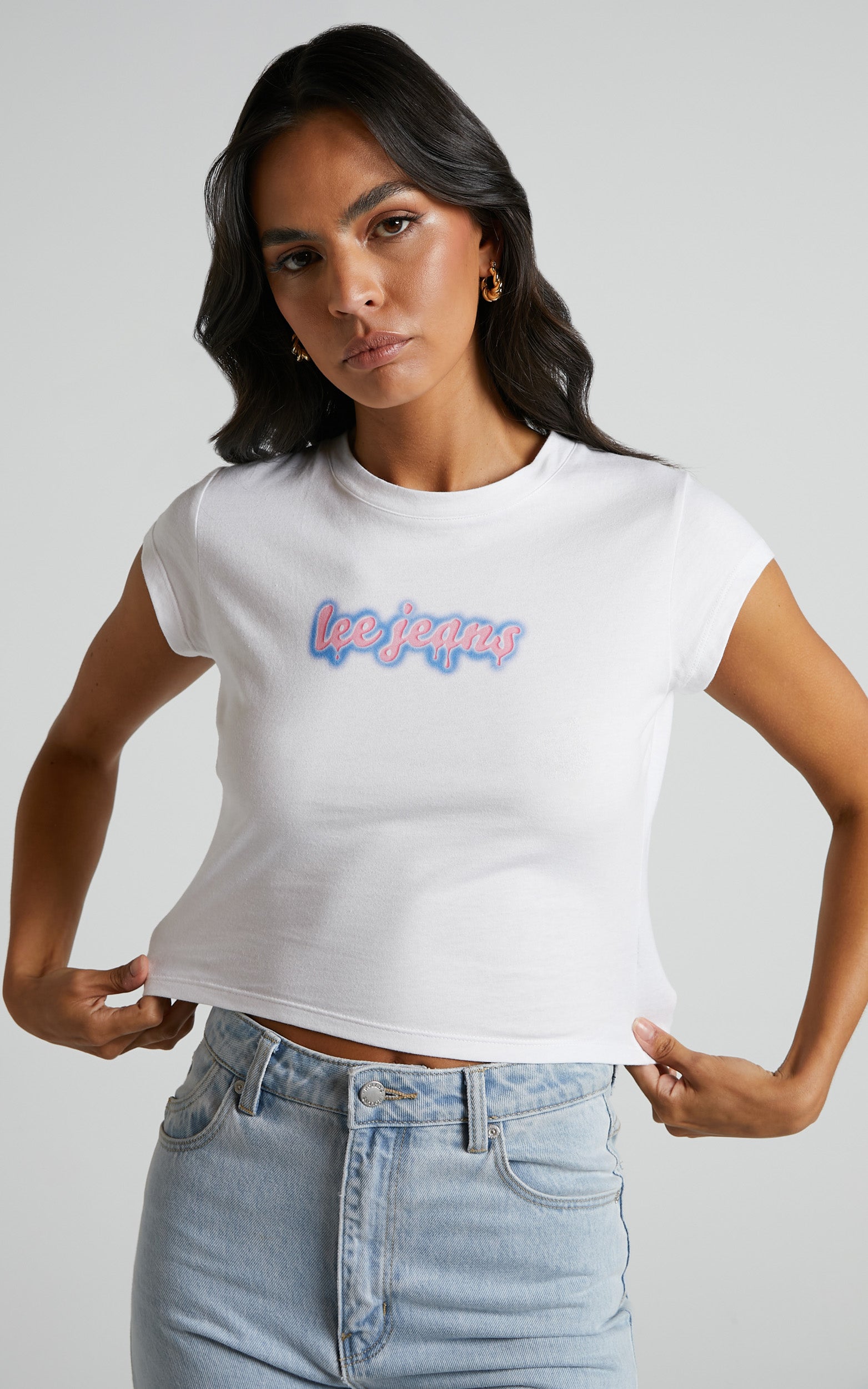 Lee - 90s Baby Tee in Tag It