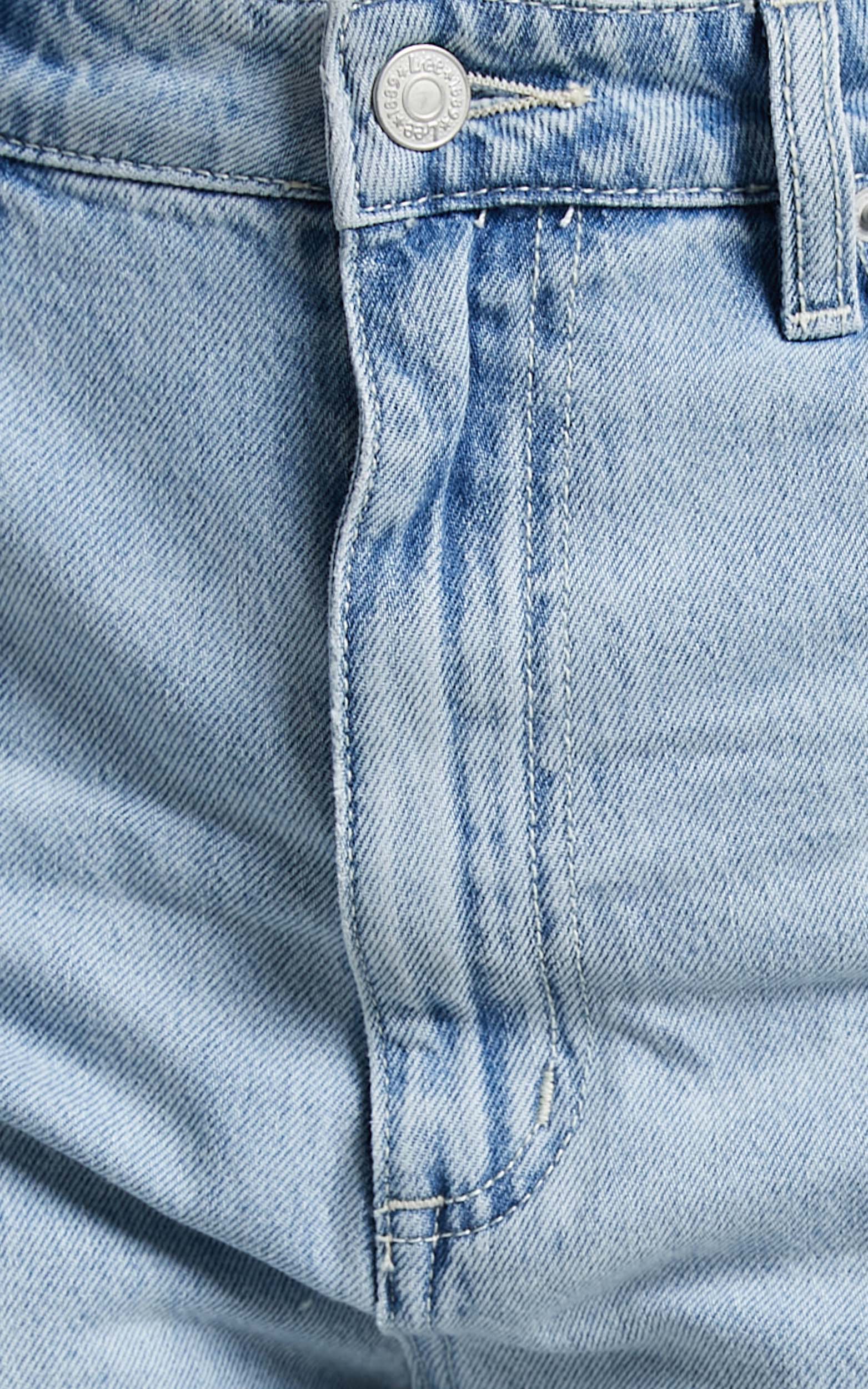 Lee - High Mom Jeans in Oxy Destruct