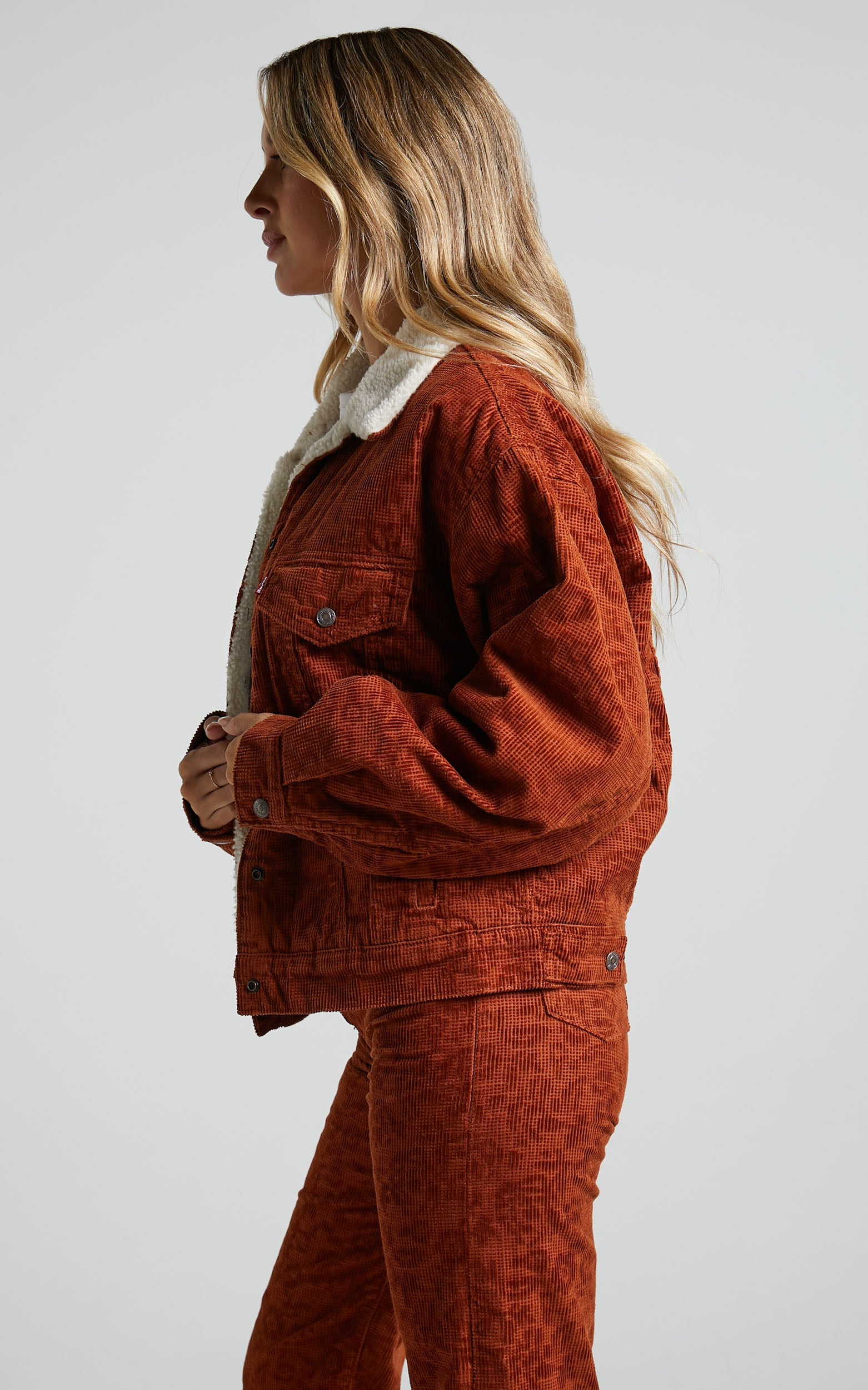 Levi's - 90s Sherpa Trucker in Ginger Bread