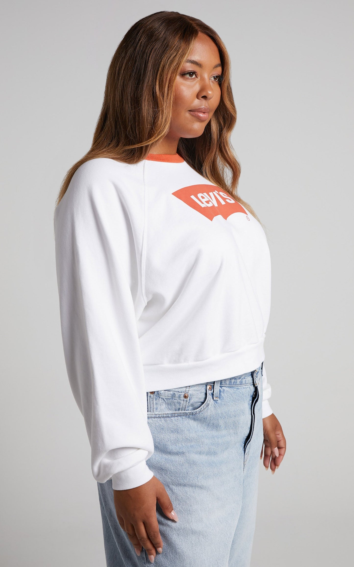 Levi's Curve - Vintage Raglan Crew in Bright White/Orange Rust