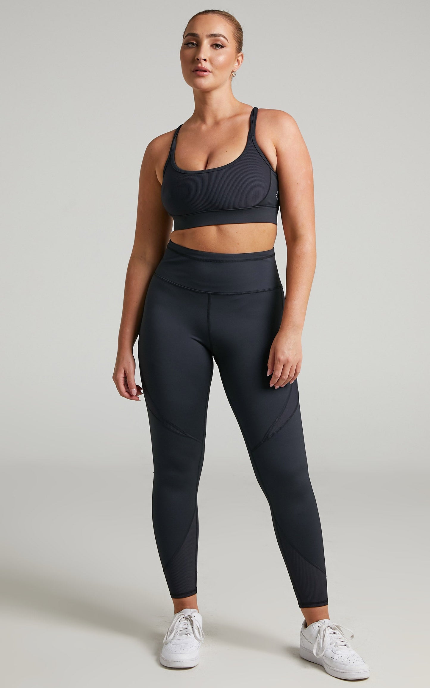 Lilybod - River Sports Bra in Smoke Black