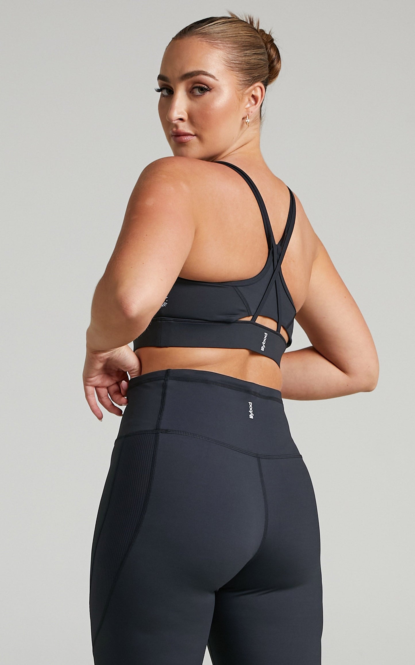Lilybod - River Sports Bra in Smoke Black