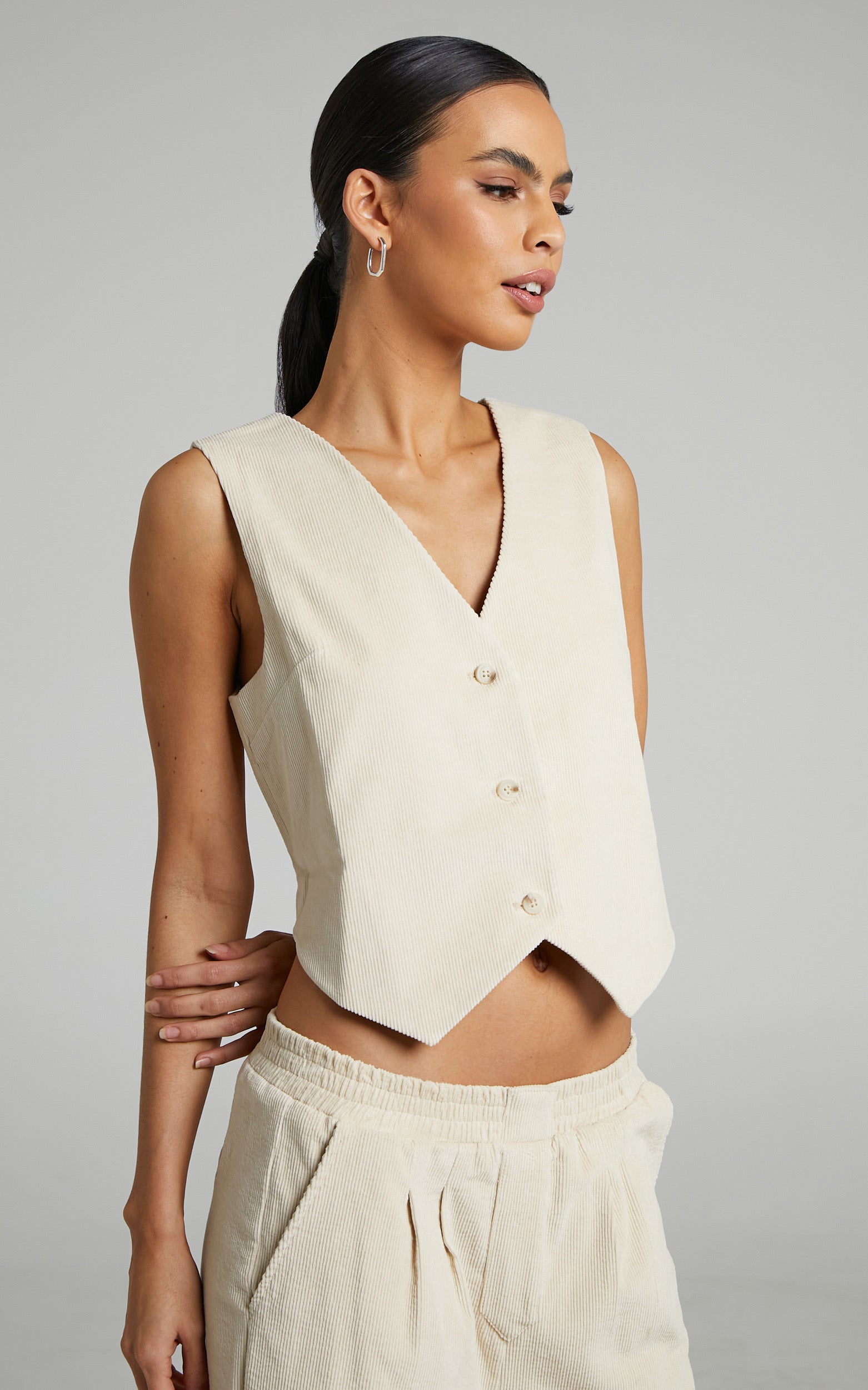 Lioness - Gisele Vest in Beige