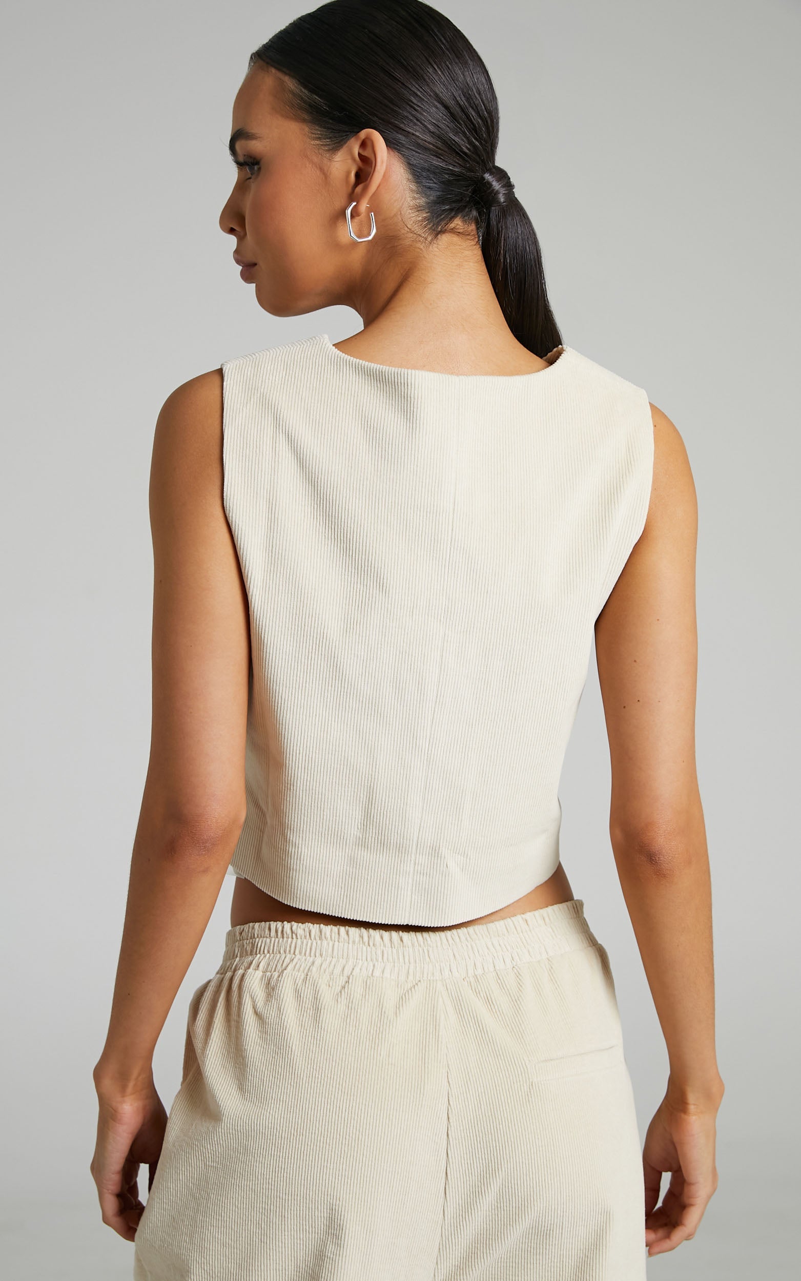 Lioness - Gisele Vest in Beige
