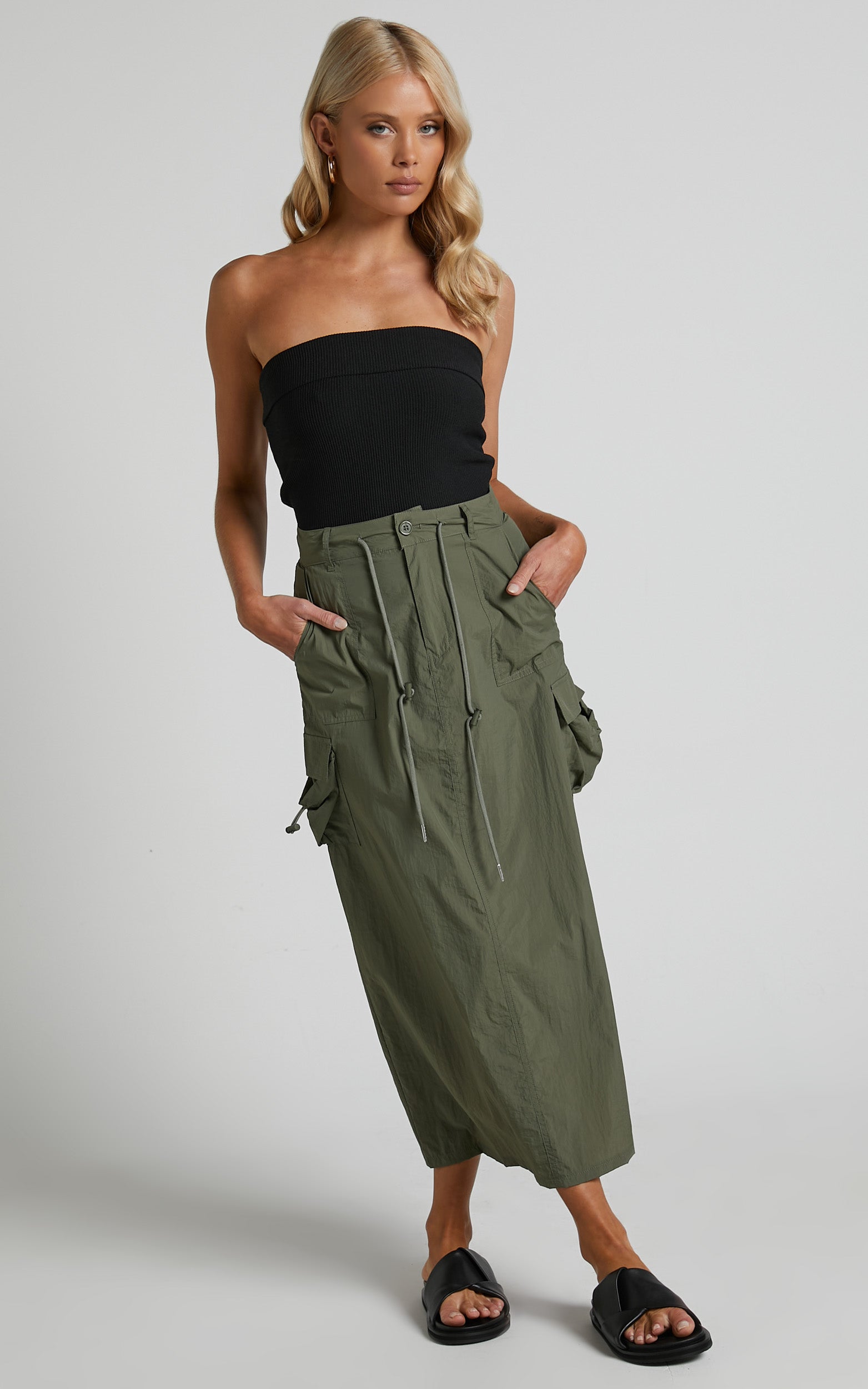 Liscia Midi Skirt - Straight Pocket Detailing Cargo Skirt in Khaki