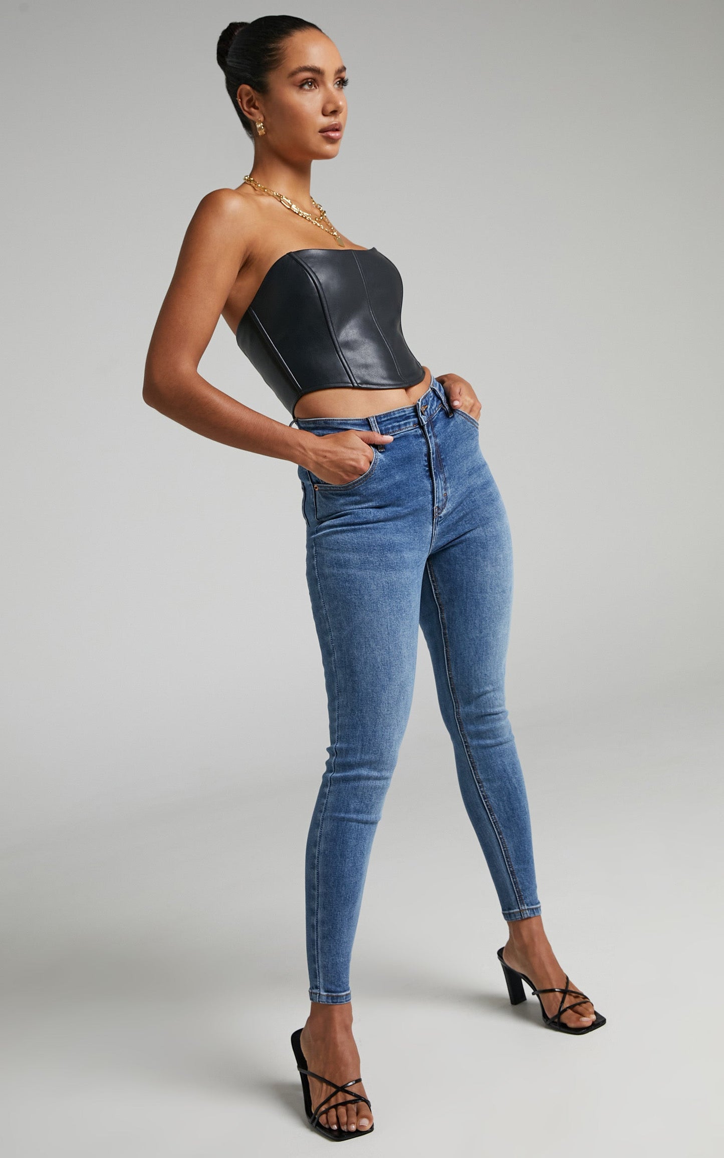 Lucilla Jeans - High Waisted Contour Fitted Denim Jeans in Blue