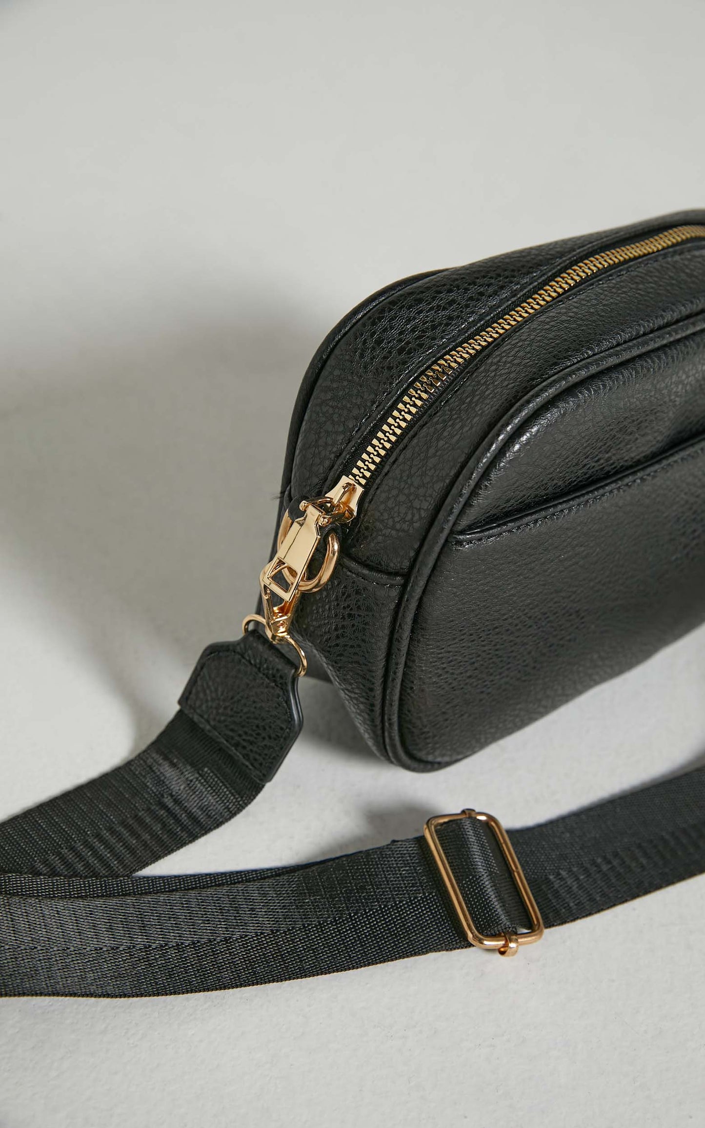 Moscow Crossbody Bag in Black