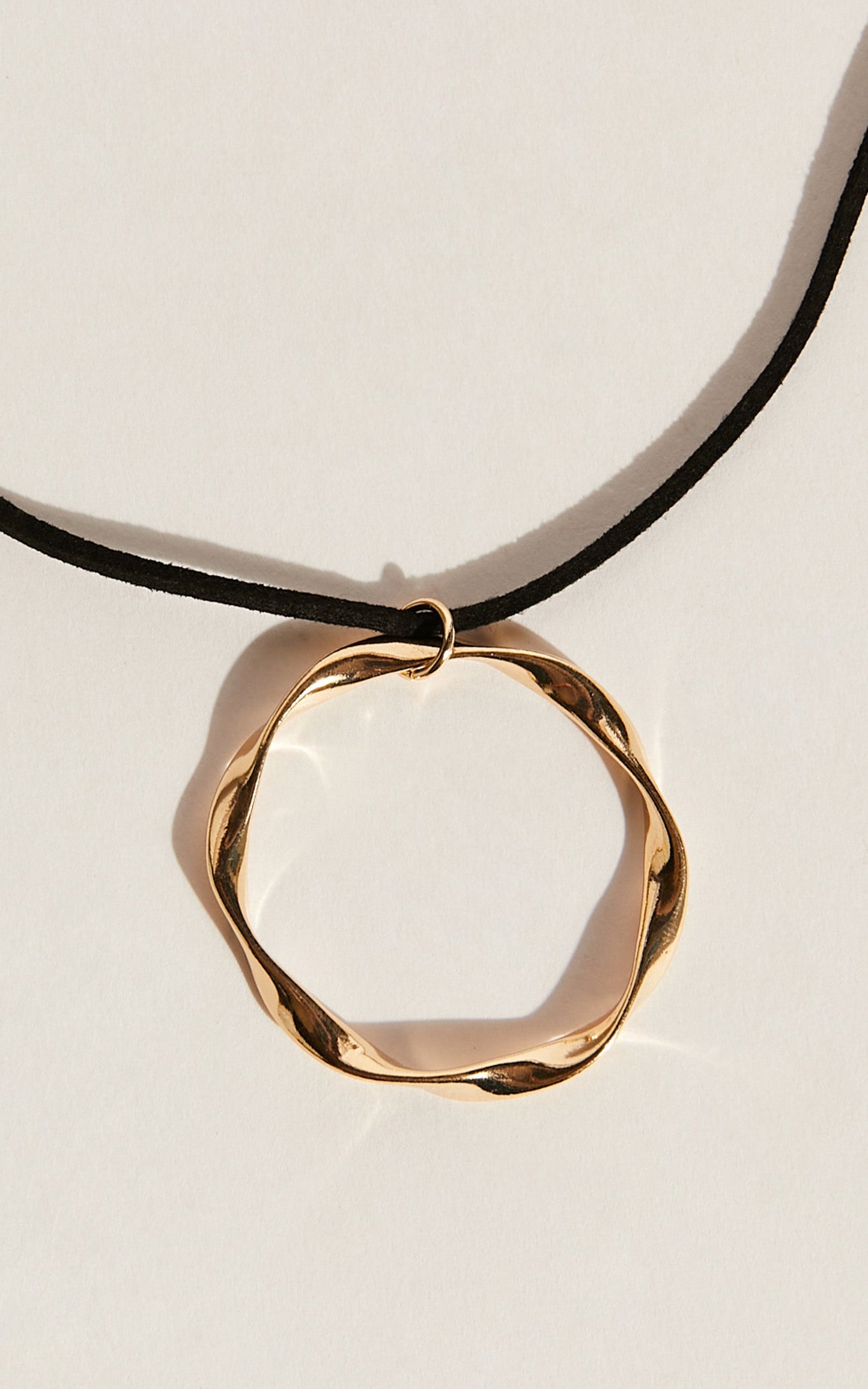 Maja Circle Rope Necklace in Gold