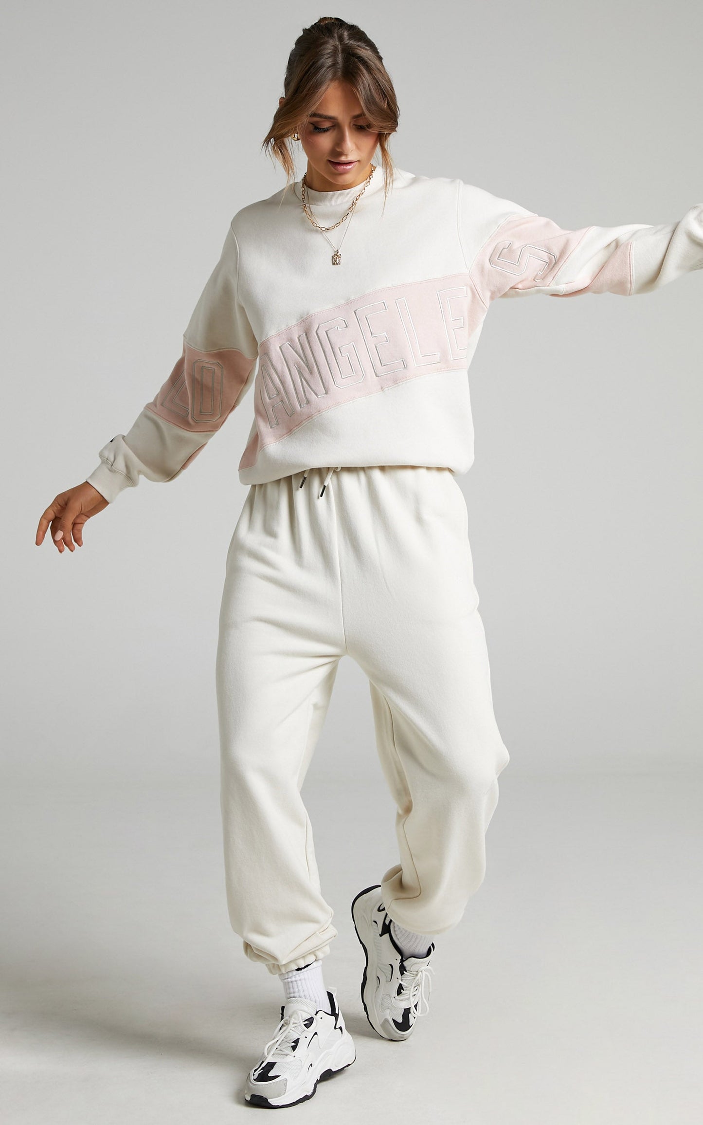 Majestic - Sasha LA Dodgers Crew Jumper in White Sand