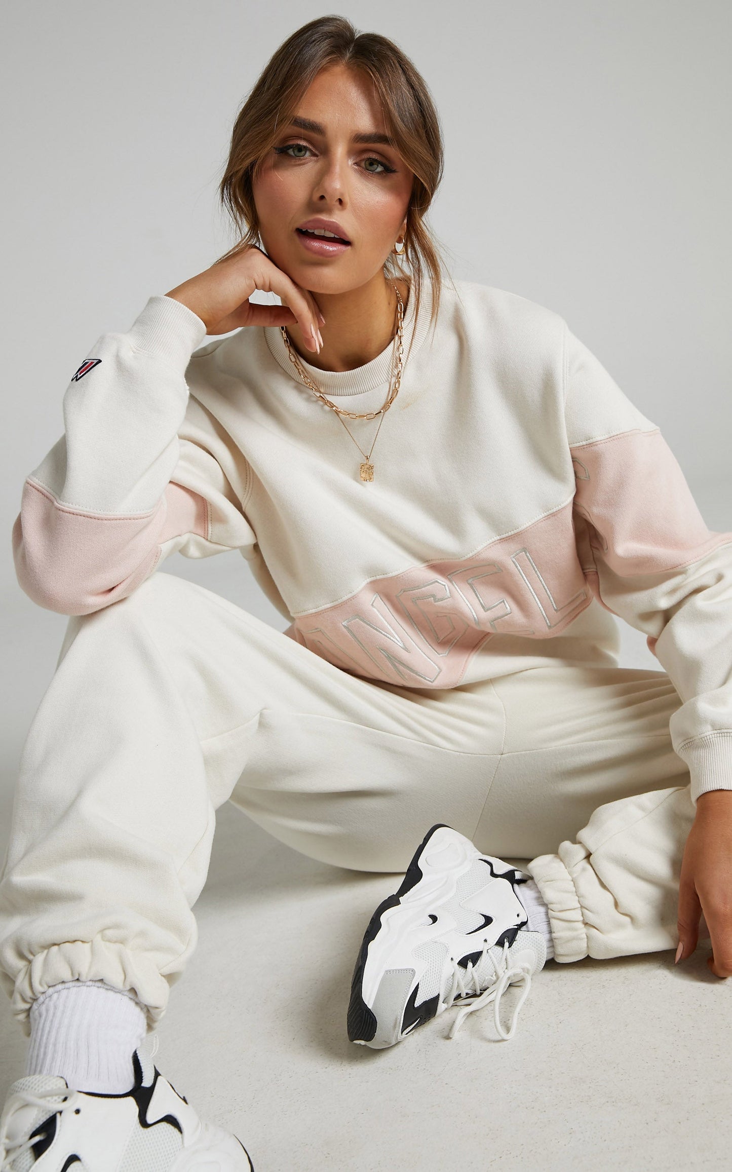 Majestic - Sasha LA Dodgers Crew Jumper in White Sand