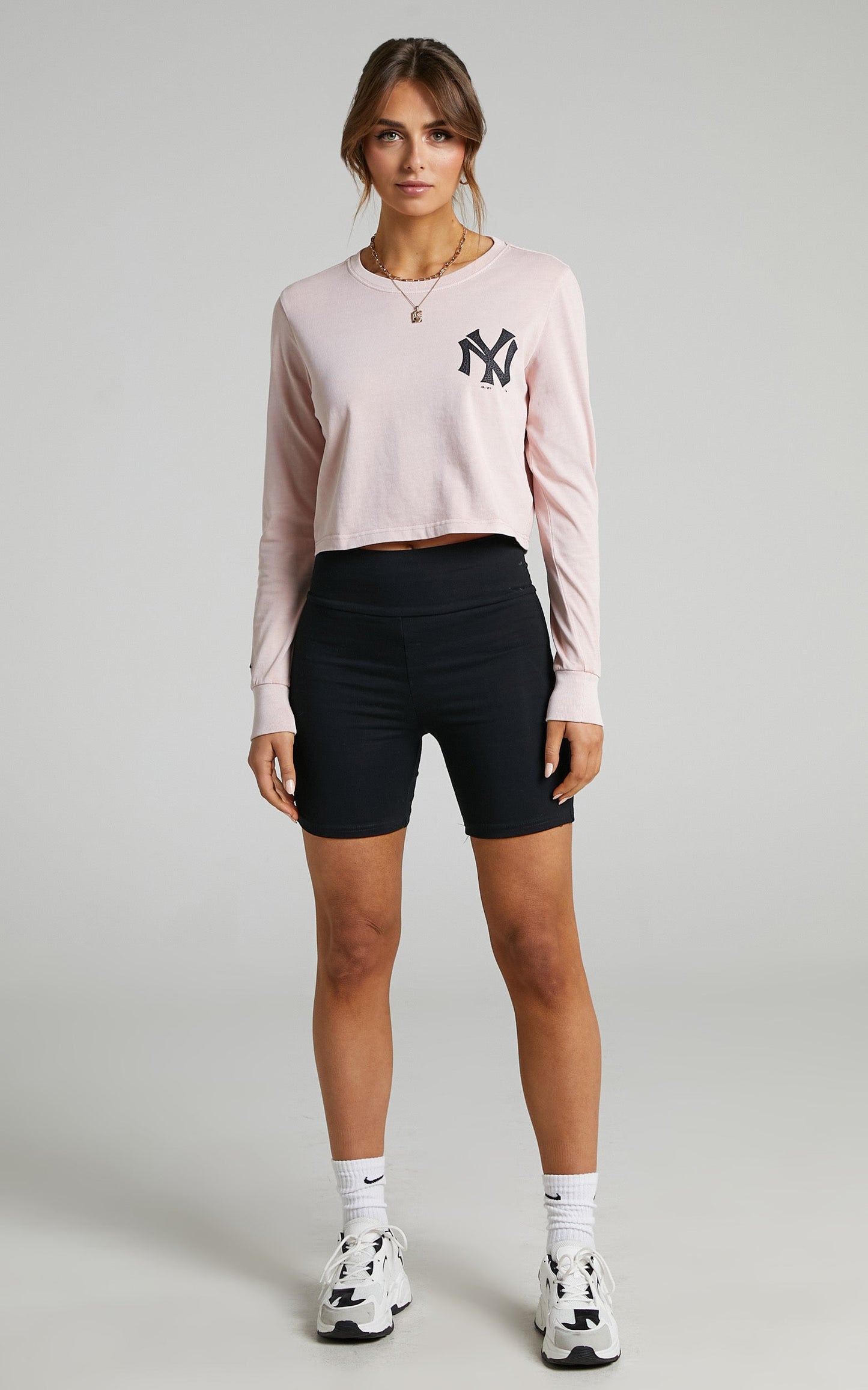 Majestic - Vintage Lara NY Yankees LS Tee in Pink Clay