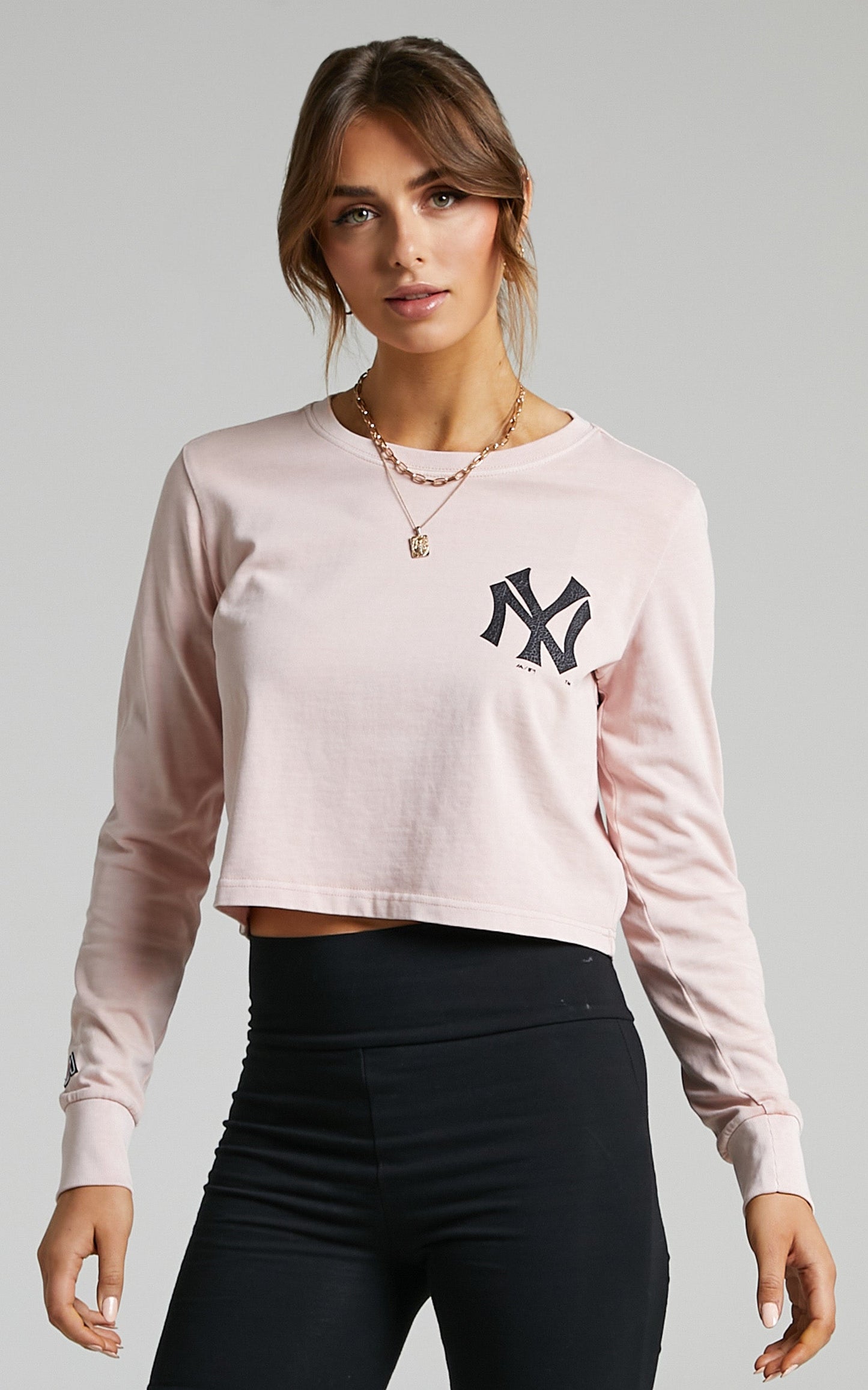 Majestic - Vintage Lara NY Yankees LS Tee in Pink Clay