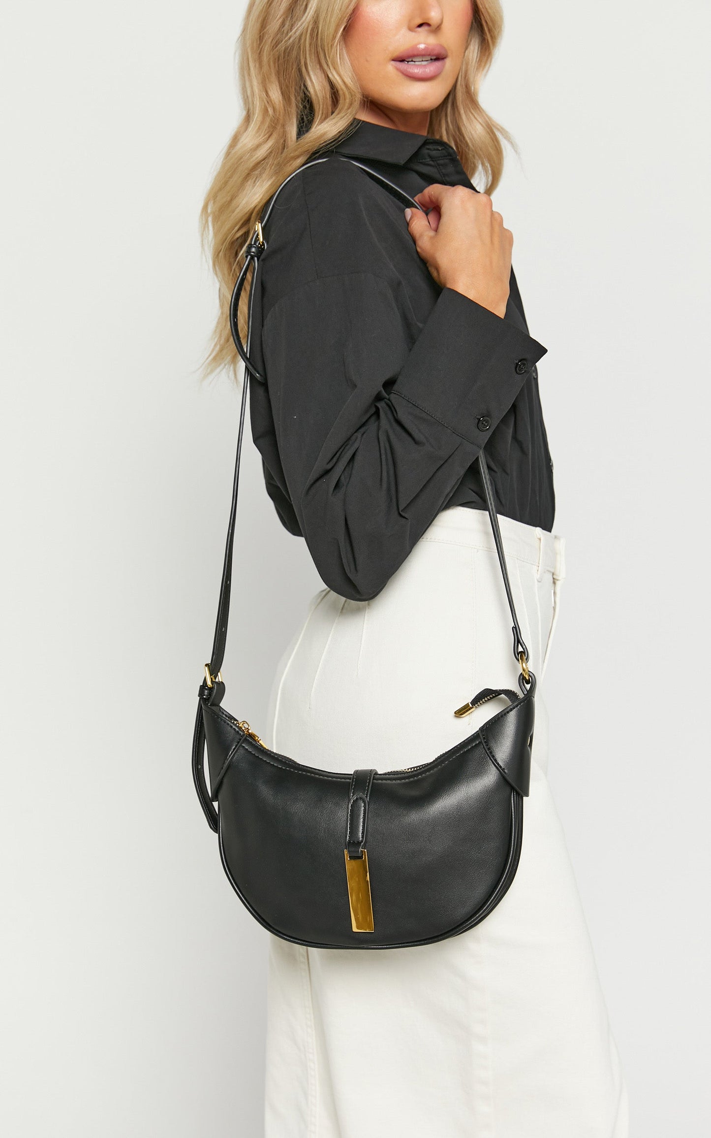 Manhattan Crossbody Bag in Black