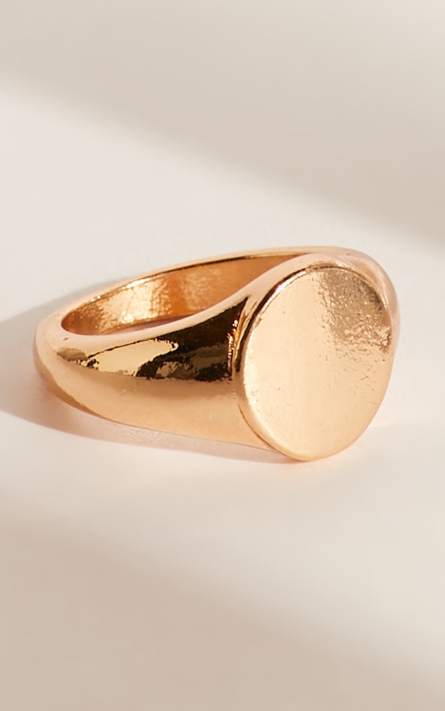 Maphie Signet Ring in Gold