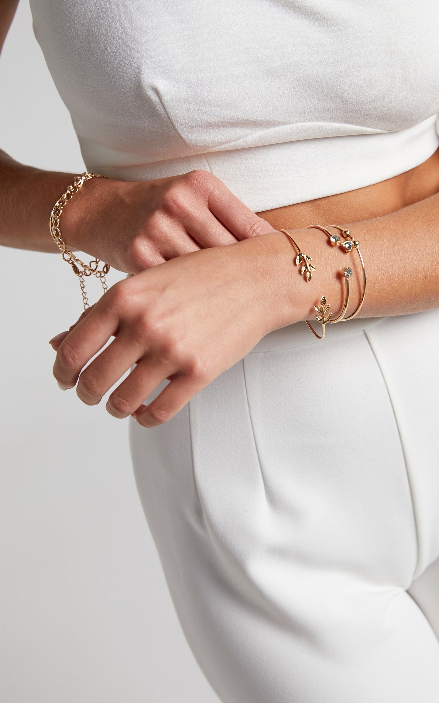 Maxima Mixed Chain Bracelet Set - Pack of 5 in Gold