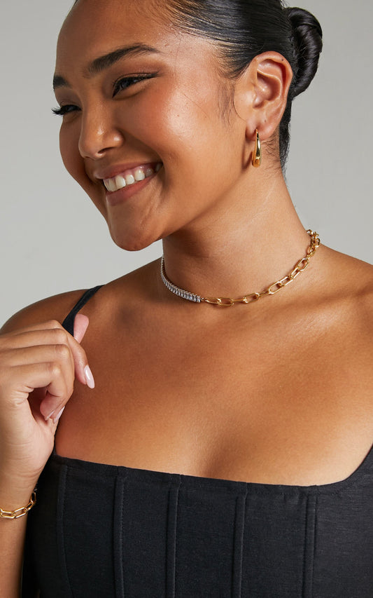 Maydee Necklace in Gold