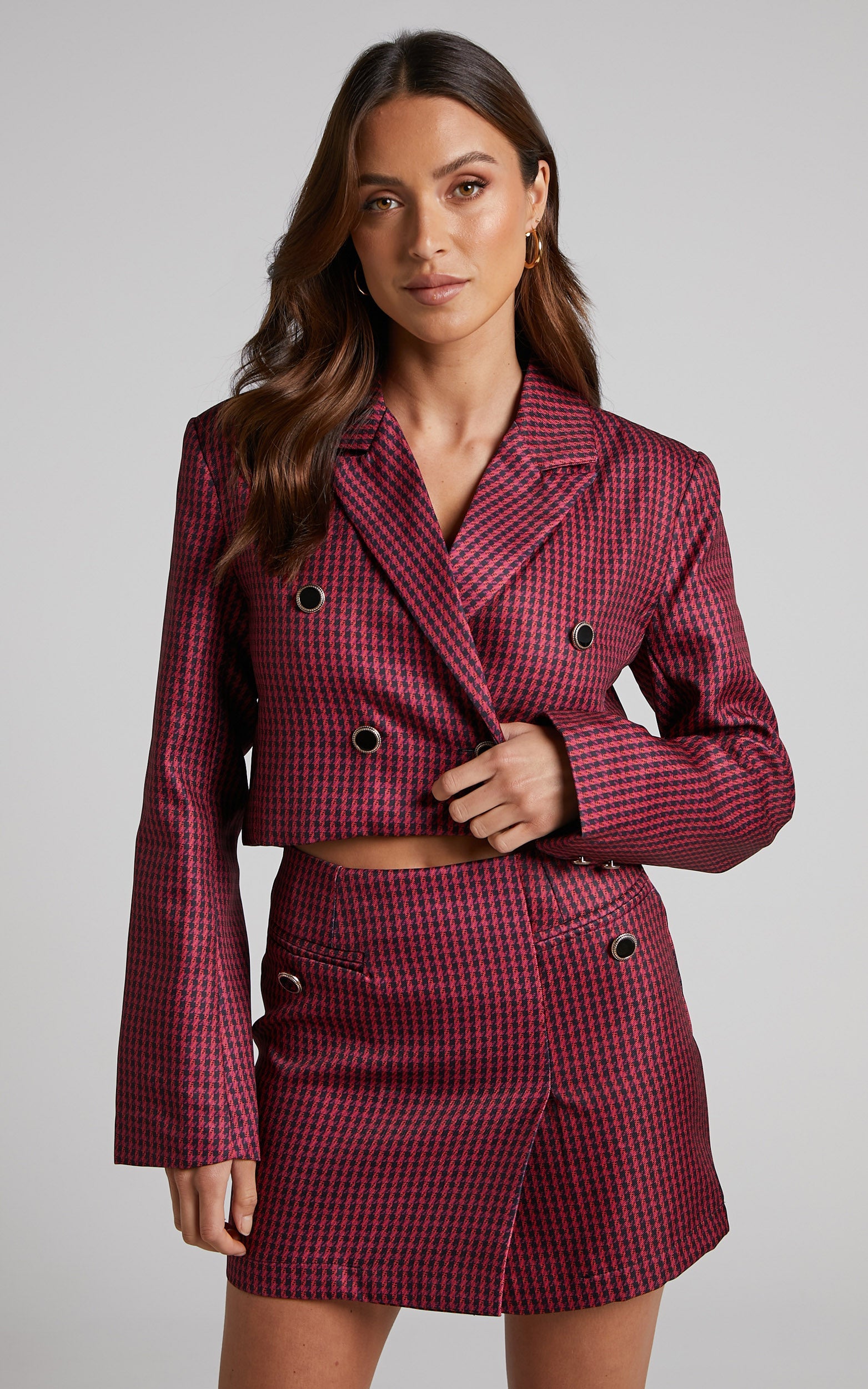 Merie Blazer - Cropped Double Breasted Houndstooth Blazer in Burgundy
