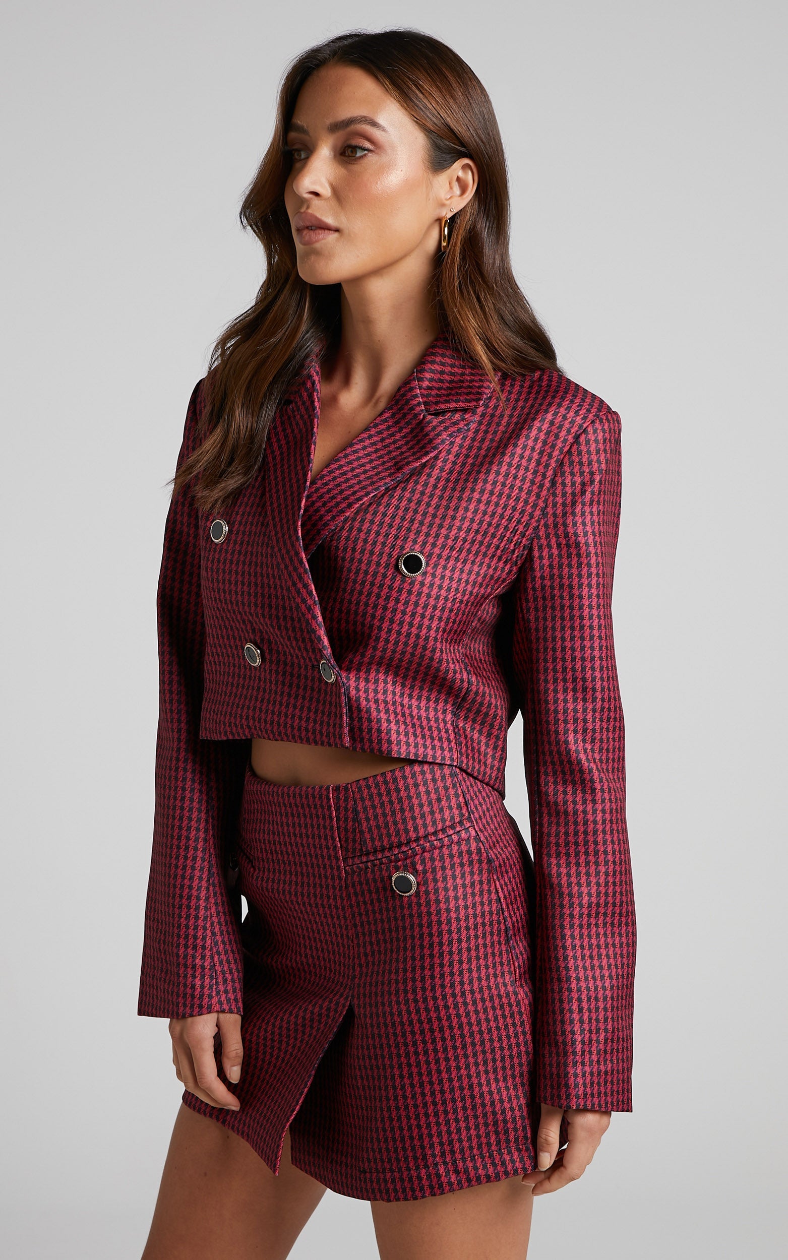 Merie Blazer - Cropped Double Breasted Houndstooth Blazer in Burgundy