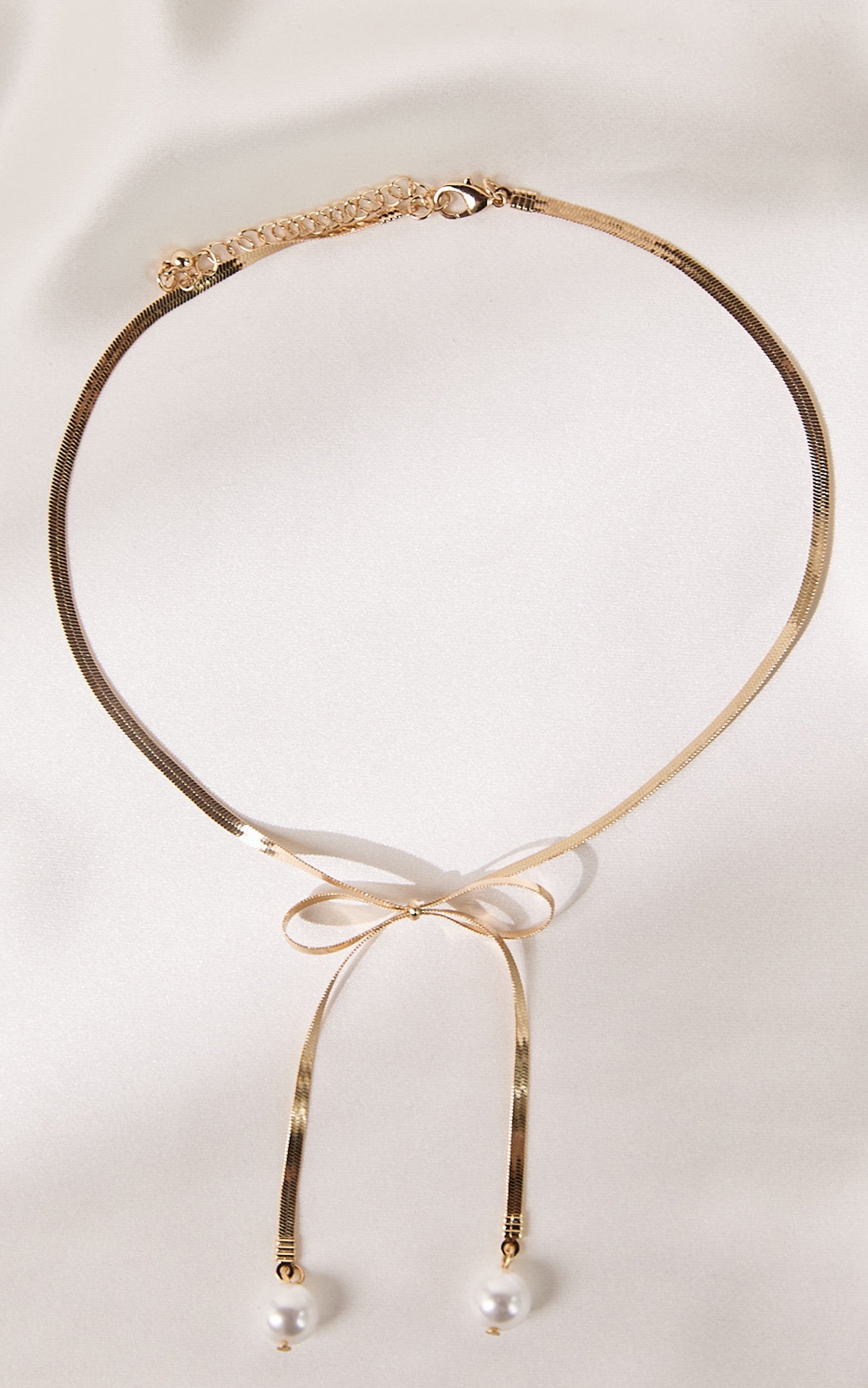 Michaela Necklace - Ribbon Pearl Pendant Necklace in Gold