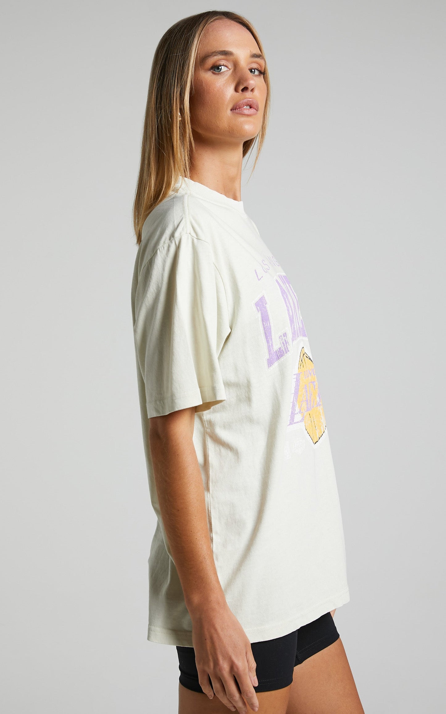 Mitchell & Ness - Los Angeles Lakers XL Arch Tee in Faded Khaki