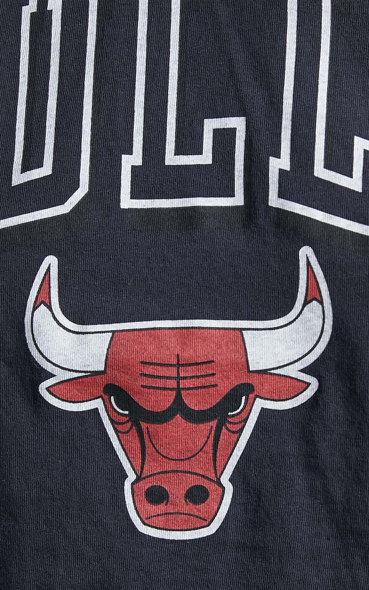 Mitchell & Ness - Chop vintage Chicago Bulls Logo Tee in Faded Black