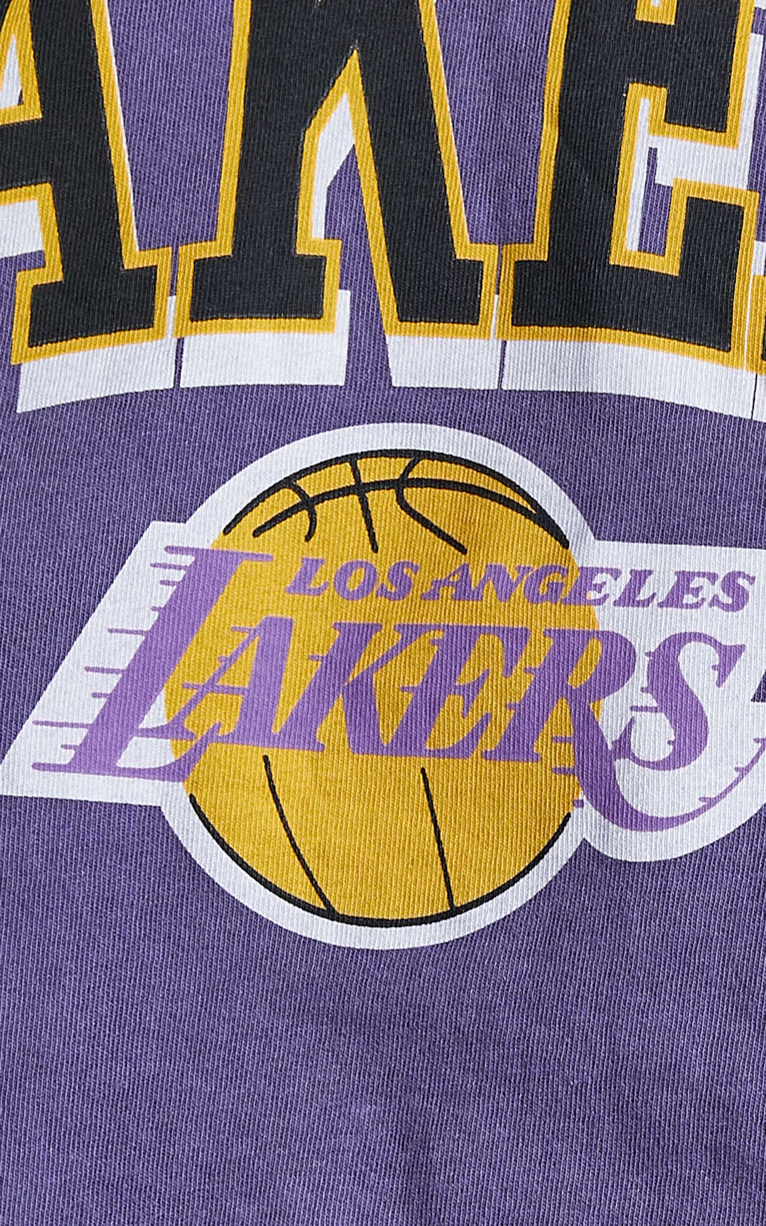 MITCHELL & NESS - CHOP vintage LA LAKERS LOGO TEE in FADED Purple