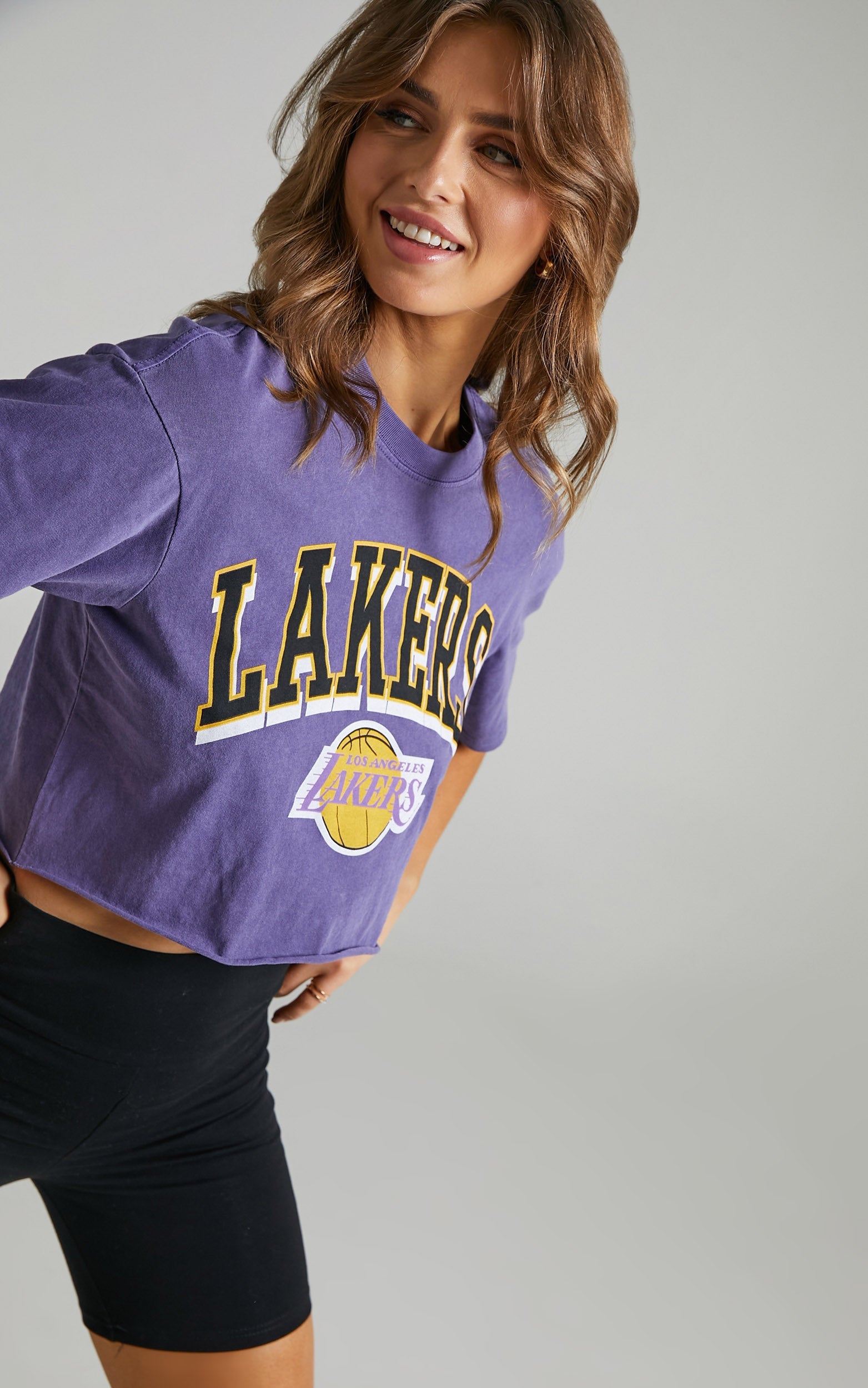MITCHELL & NESS - CHOP vintage LA LAKERS LOGO TEE in FADED Purple