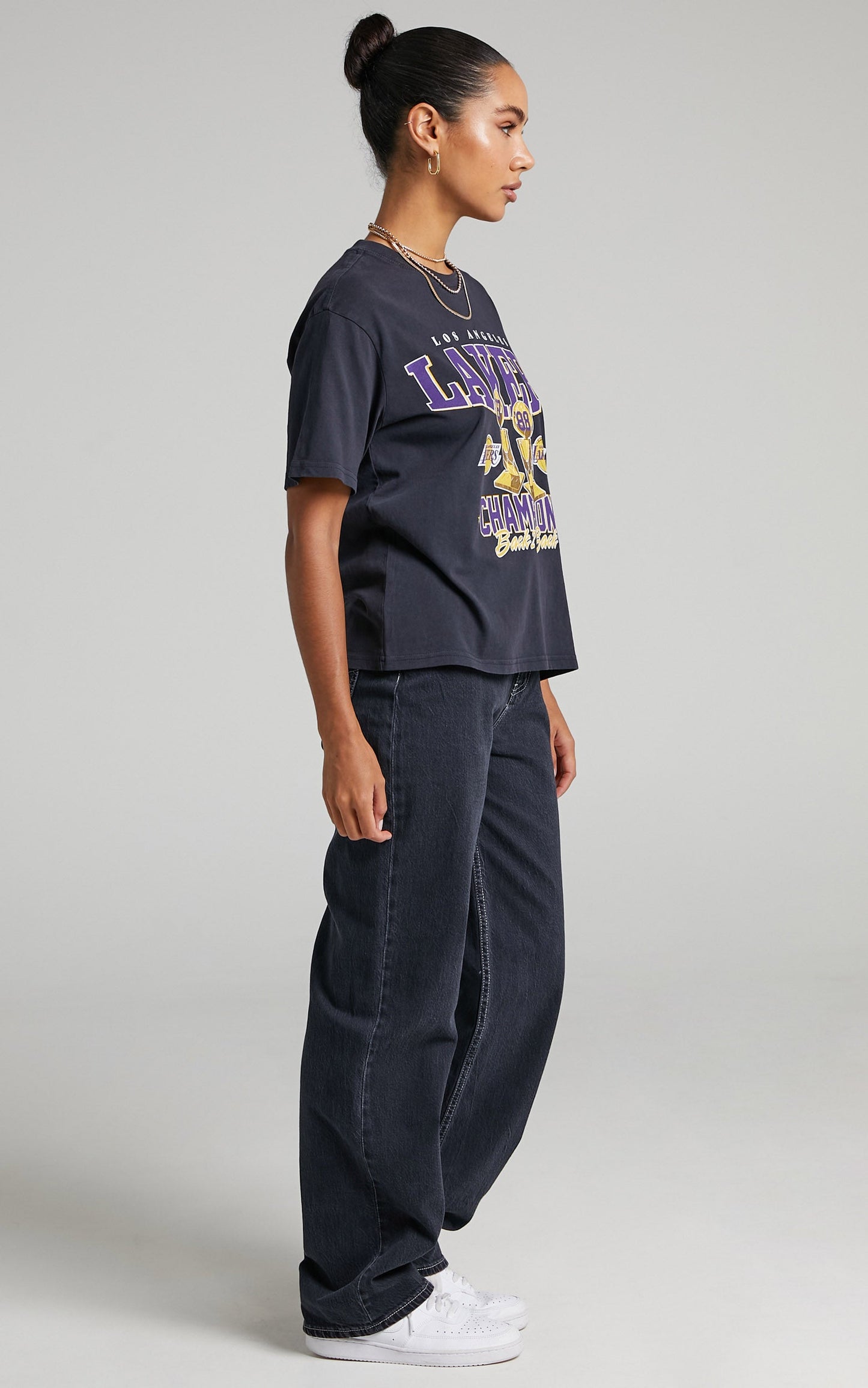 Mitchell & Ness - Lakers Womens Vintage Champions Trophy Tee in Faded Black