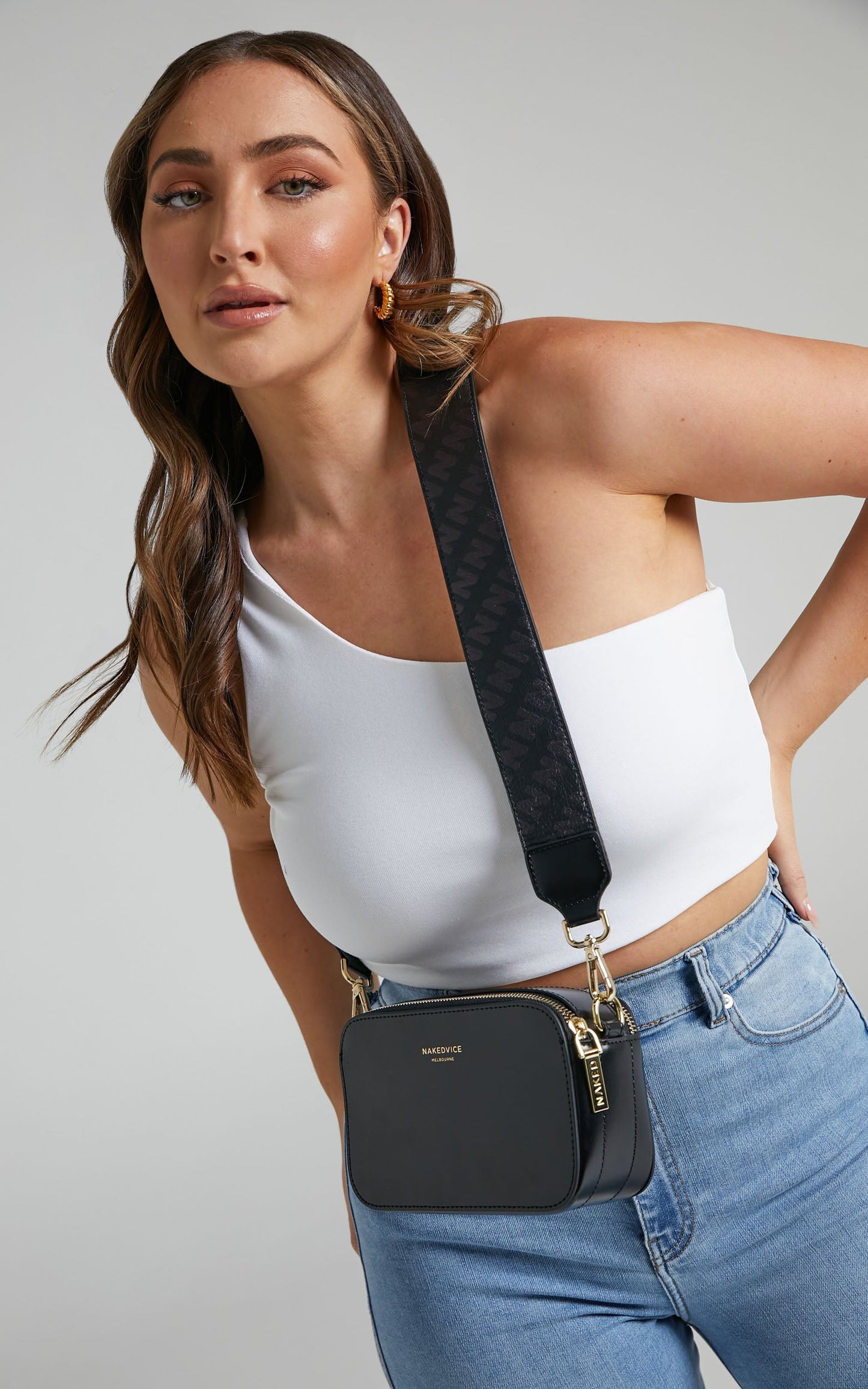 Nakedvice - The Met n Print Black Strap Bag in Black