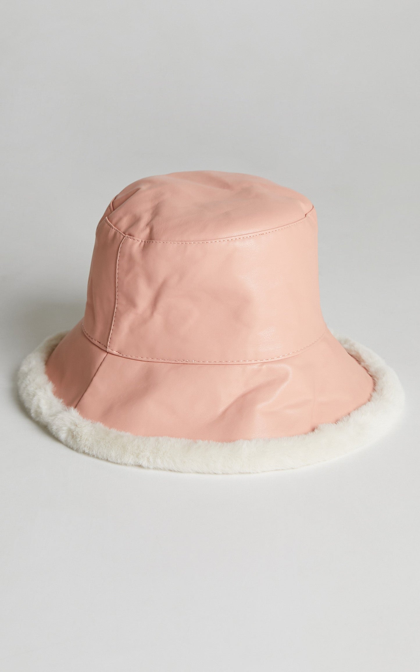 Nelcy Bucket Hat in Pink