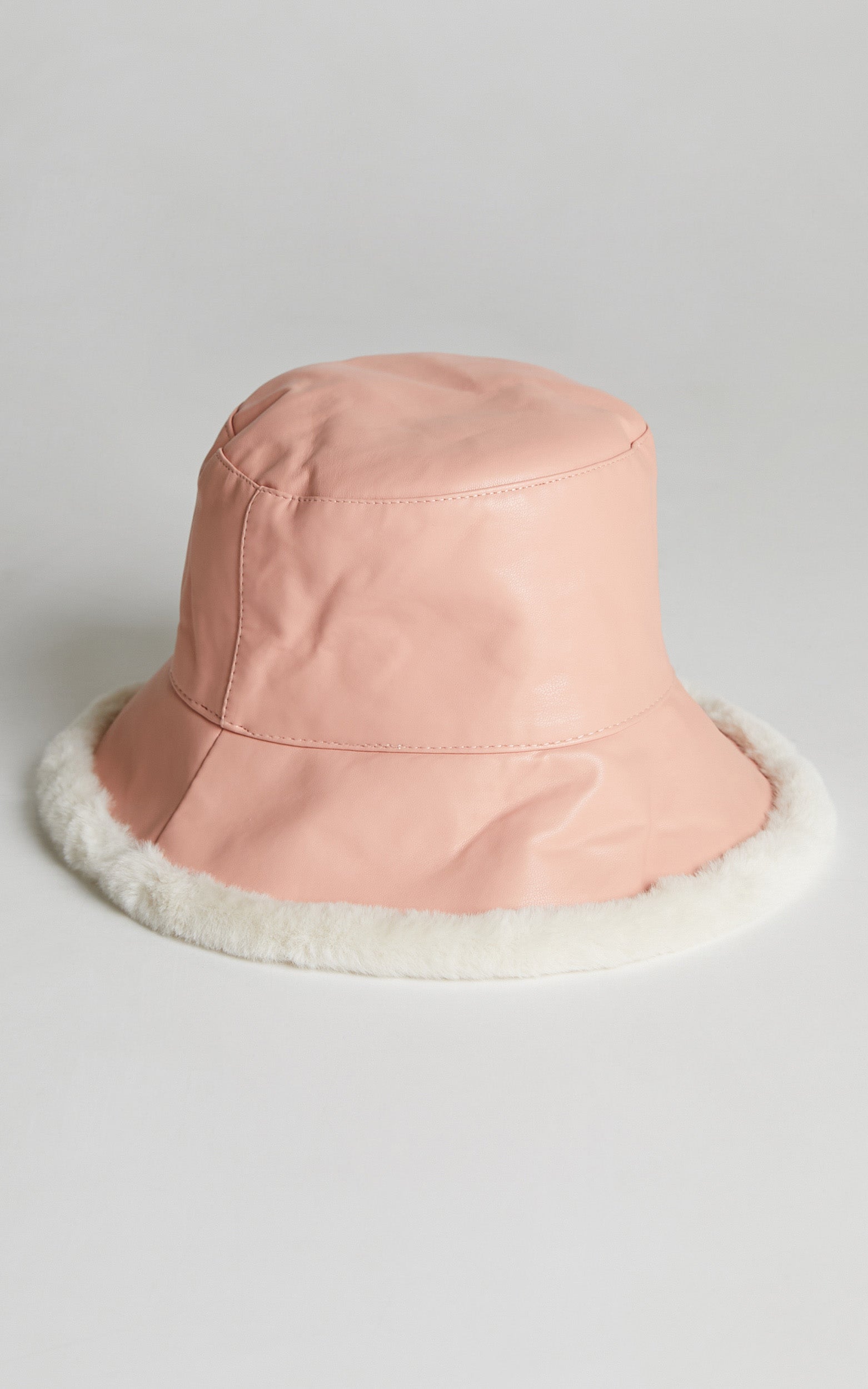 Nelcy Bucket Hat in Pink