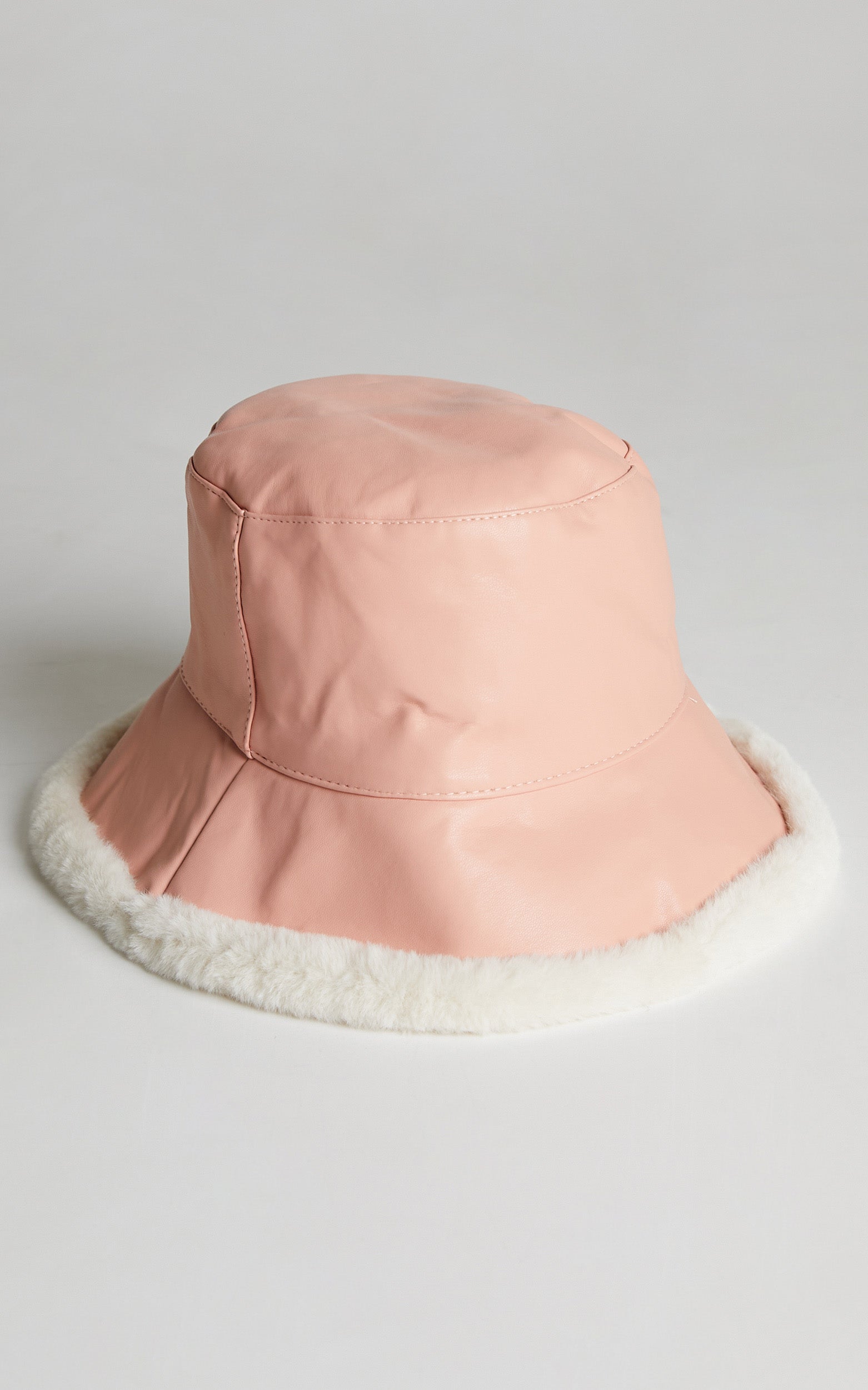 Nelcy Bucket Hat in Pink