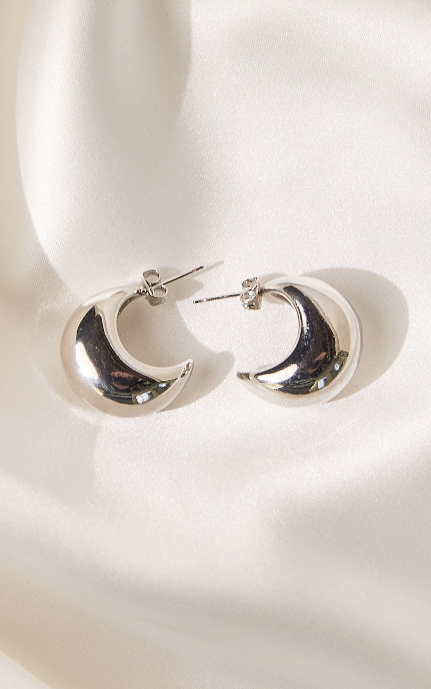 Nicole Teardrop Earrings in Silver