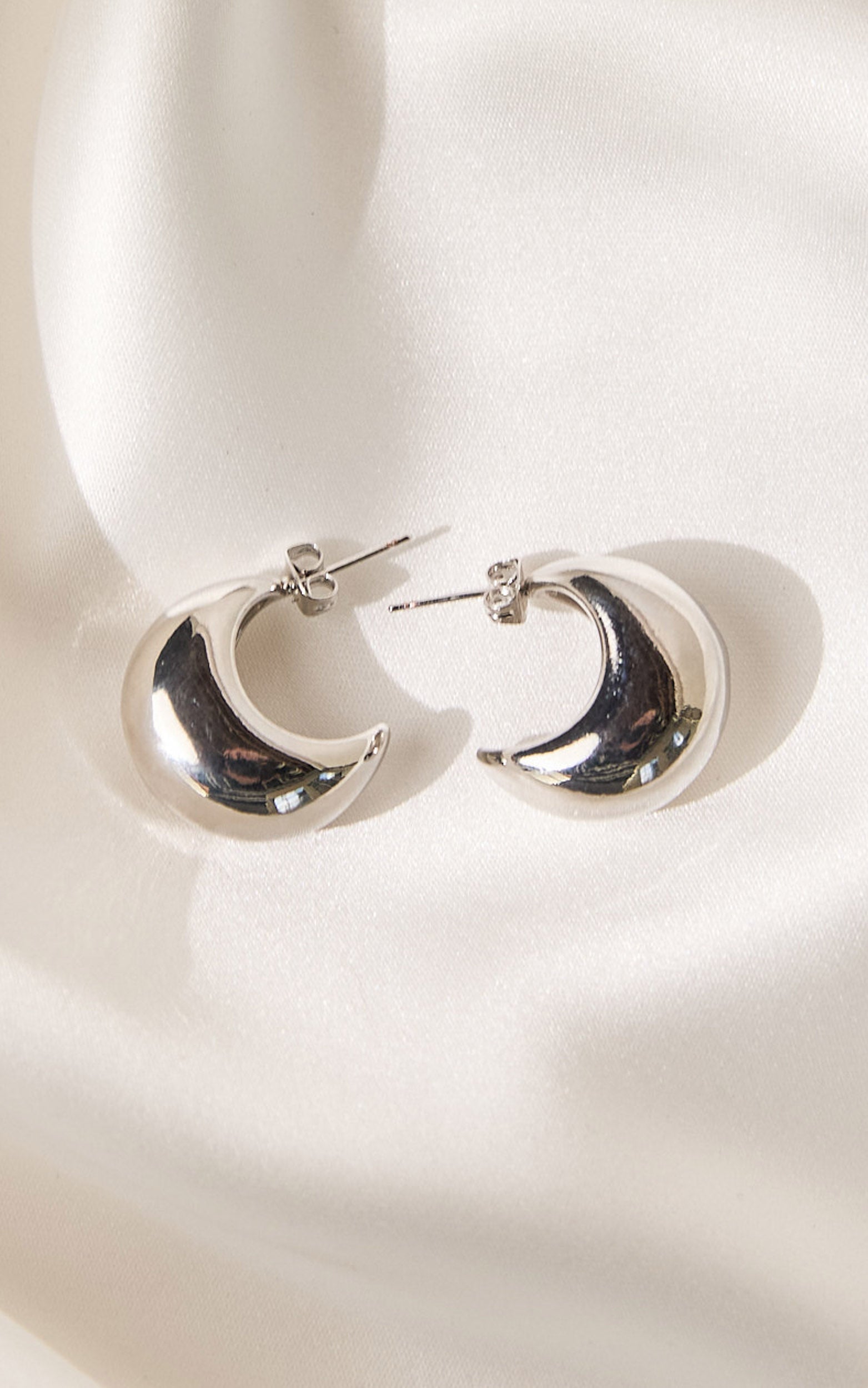 Nicole Teardrop Earrings in Silver