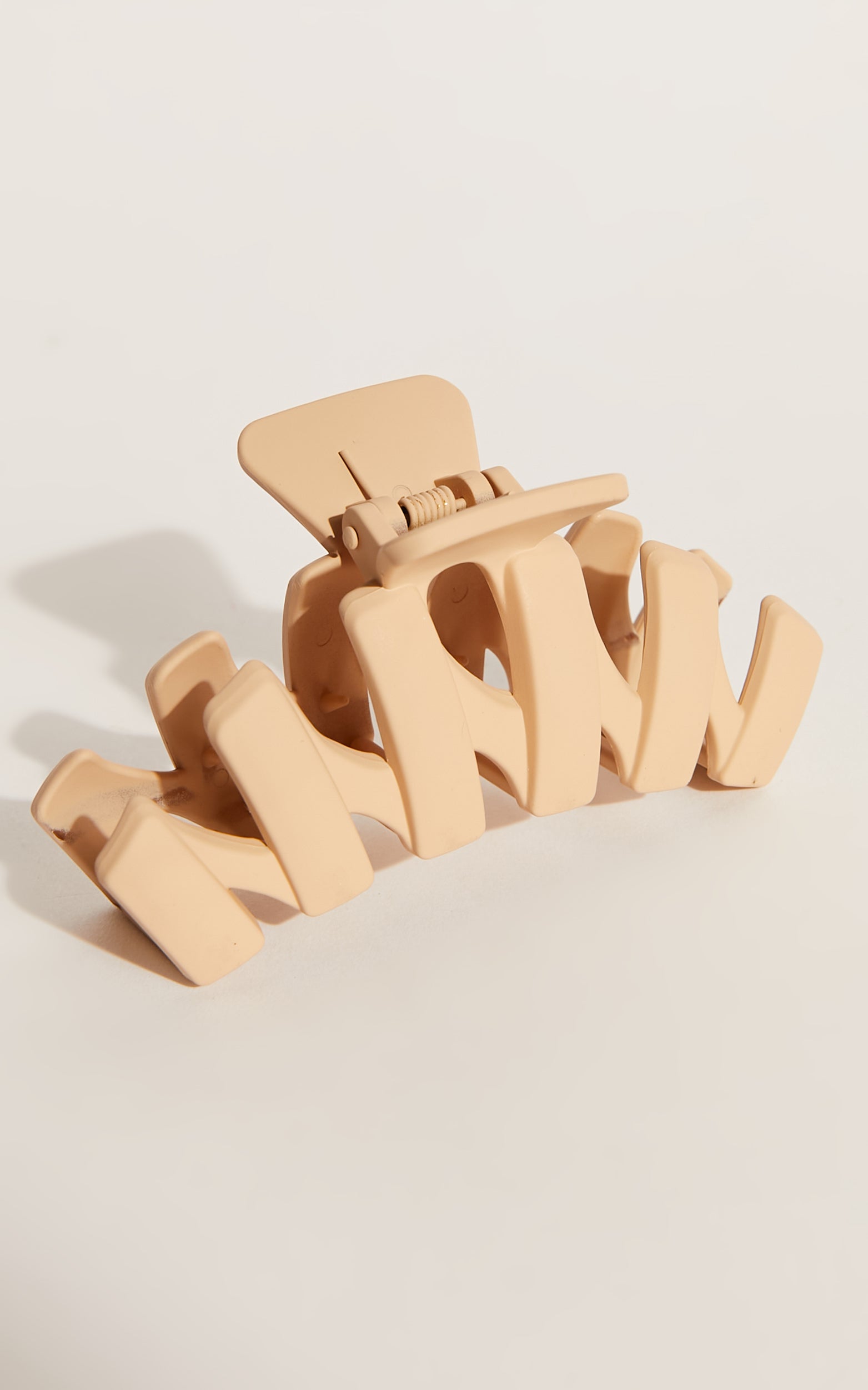 Noemie Hair Clip in Beige