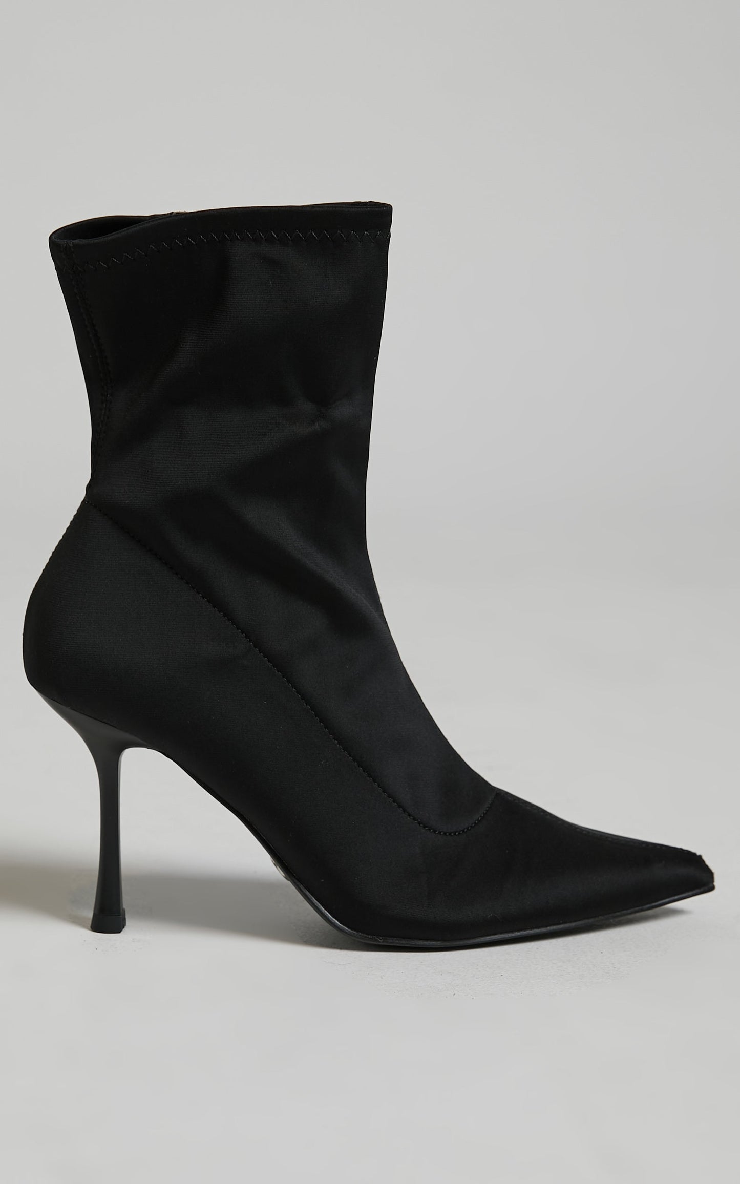 Novo - Kallia Boots in Black